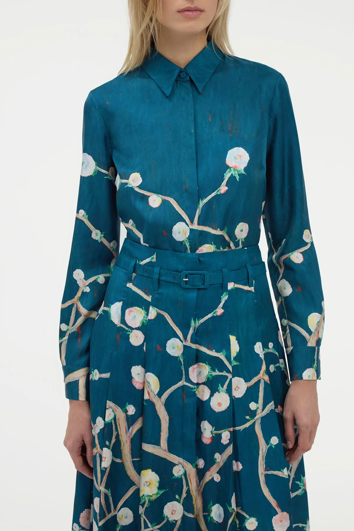 Dugald Pleated Midi Skirt in Blue Multi Printed Silk Twill sold by Gabriela Hearst product image thumbnail 5