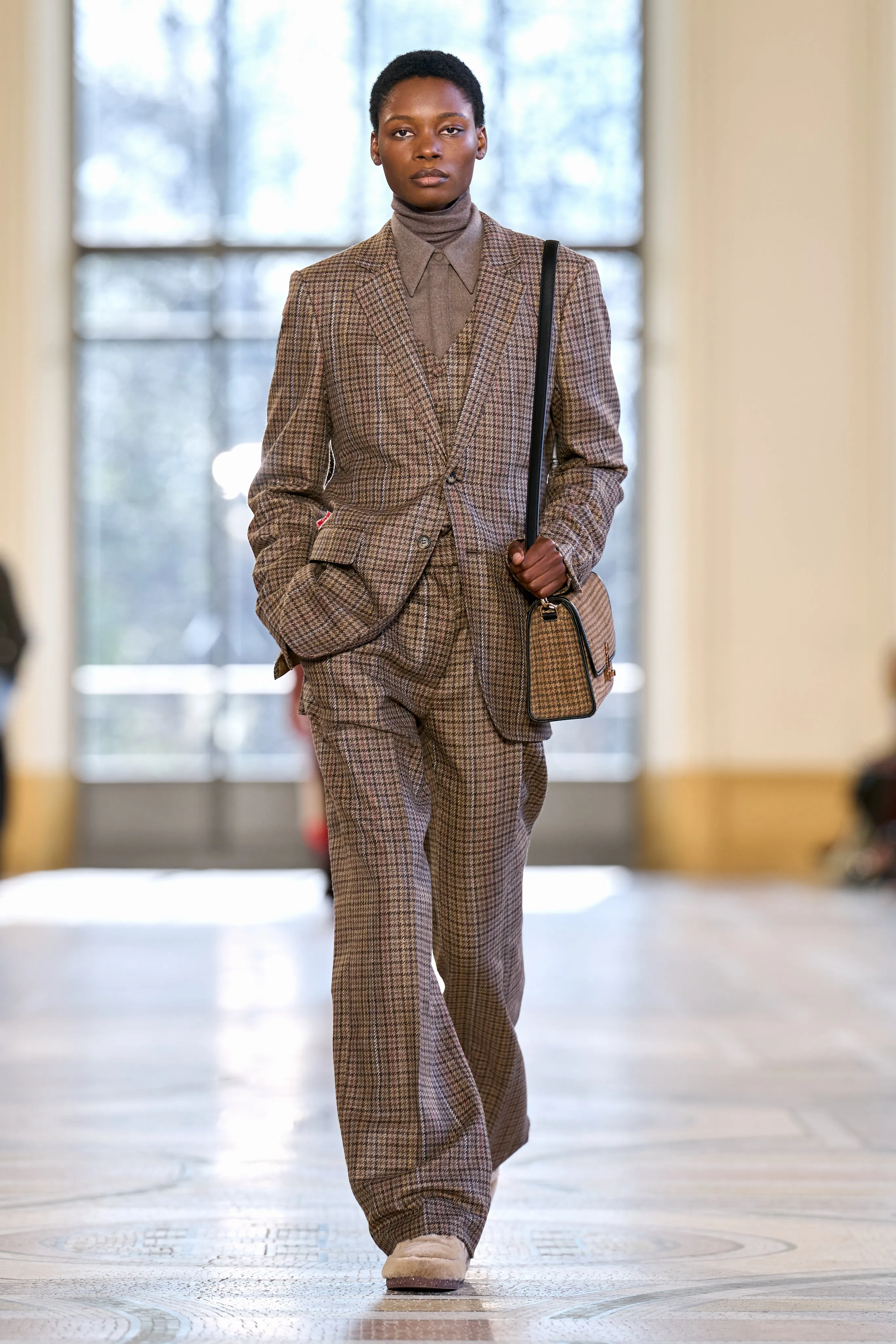 Leiva Blazer in Camel Multi Wool Silk Houndstooth sold by Gabriela Hearst product image thumbnail 2