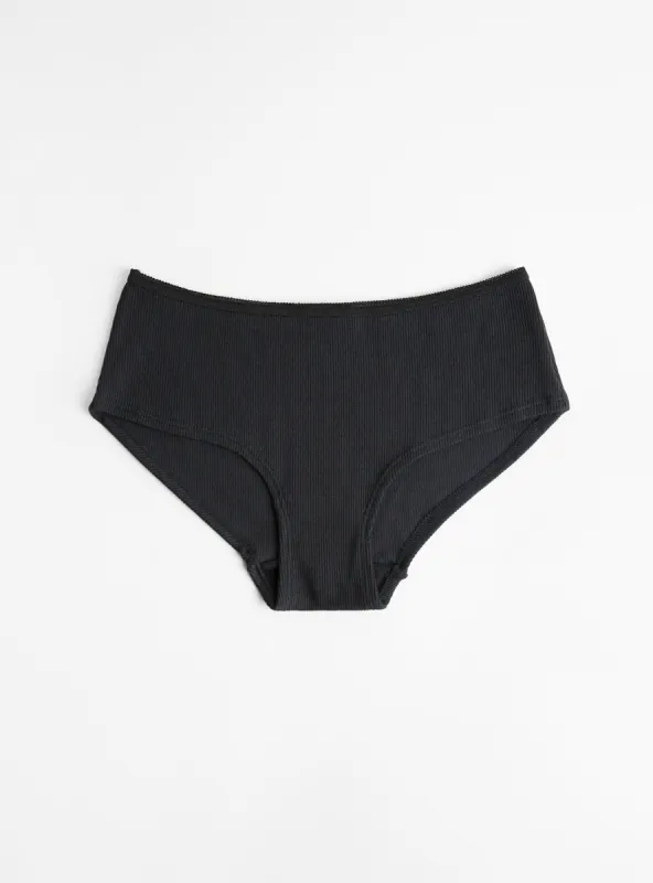 Bettie Boy Short Black made by Garbstore