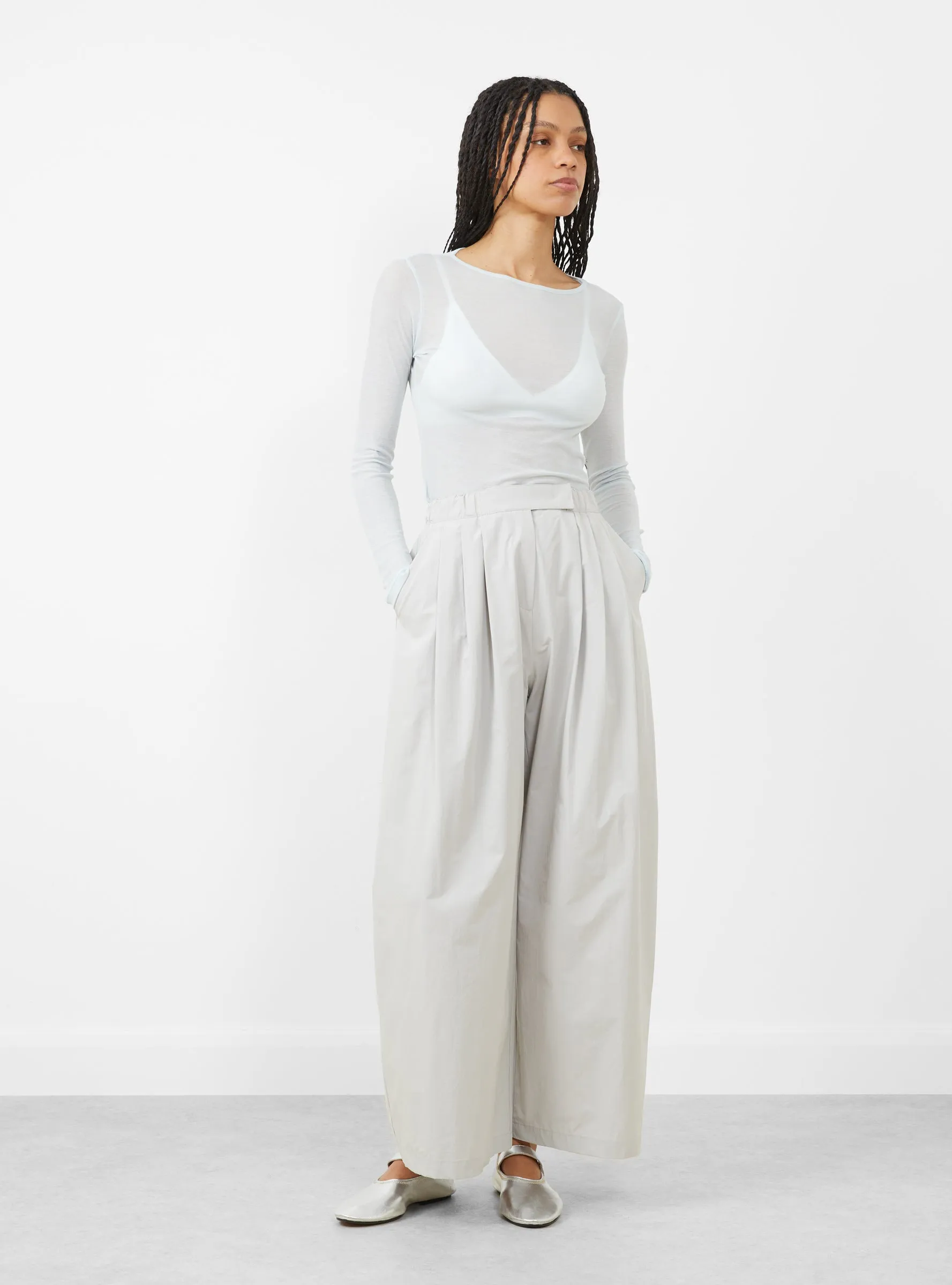 Three Tuck Banding Pants Grey sold by Garbstore