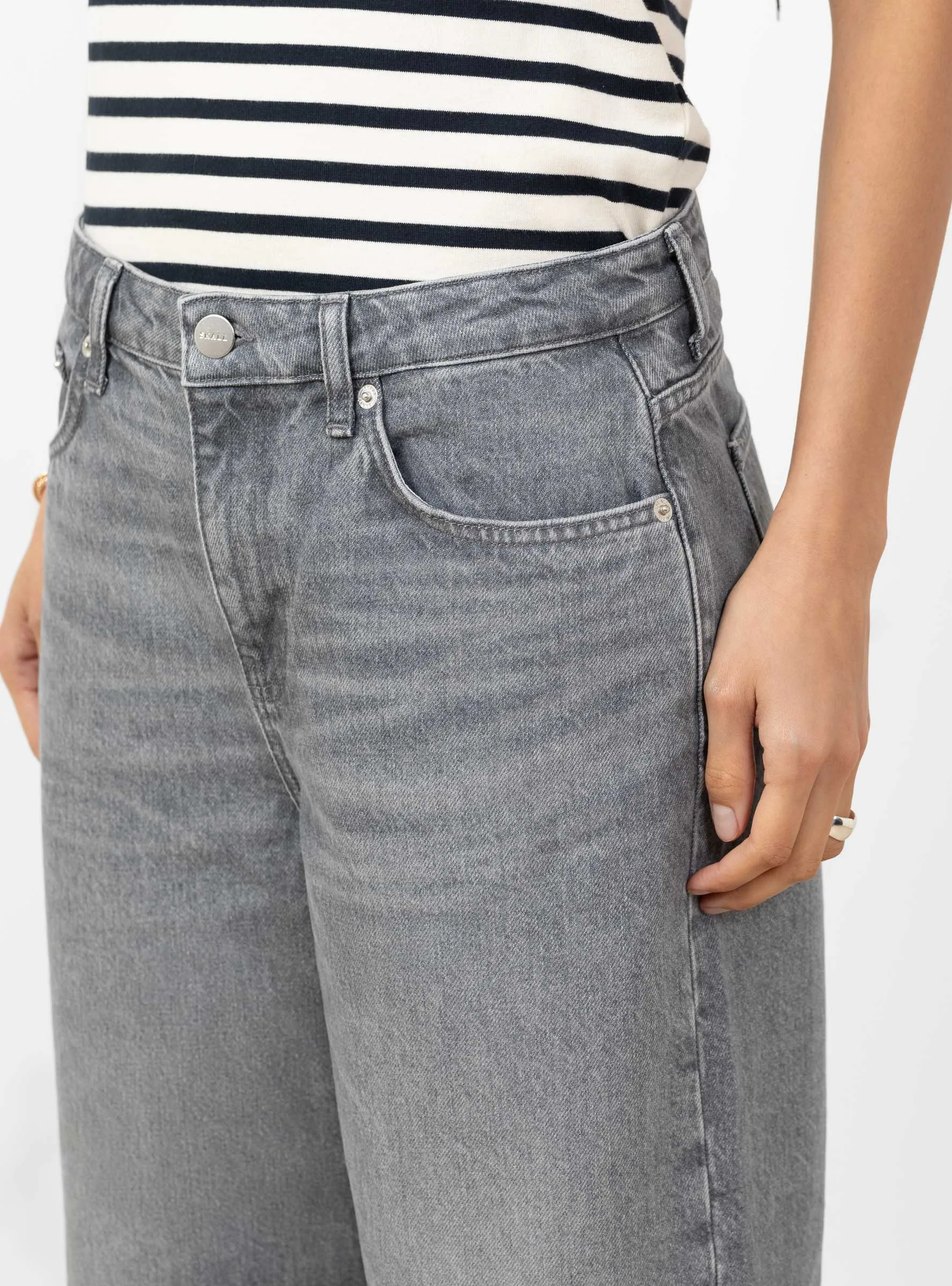 Taylor Cropped Jeans Worn Light Grey sold by Garbstore product image thumbnail 5