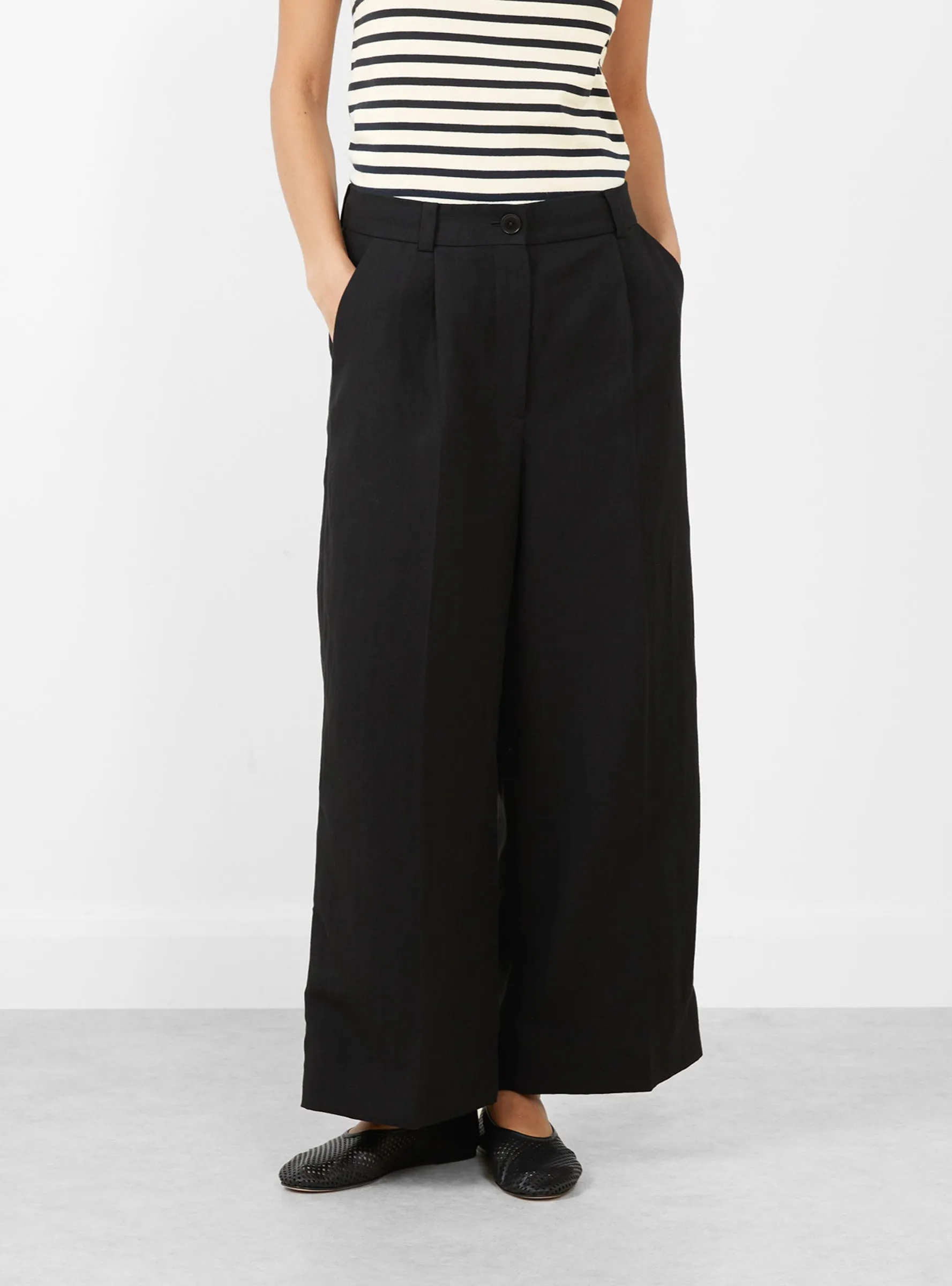 Emmeri Trouser Black sold by Garbstore product image thumbnail 2