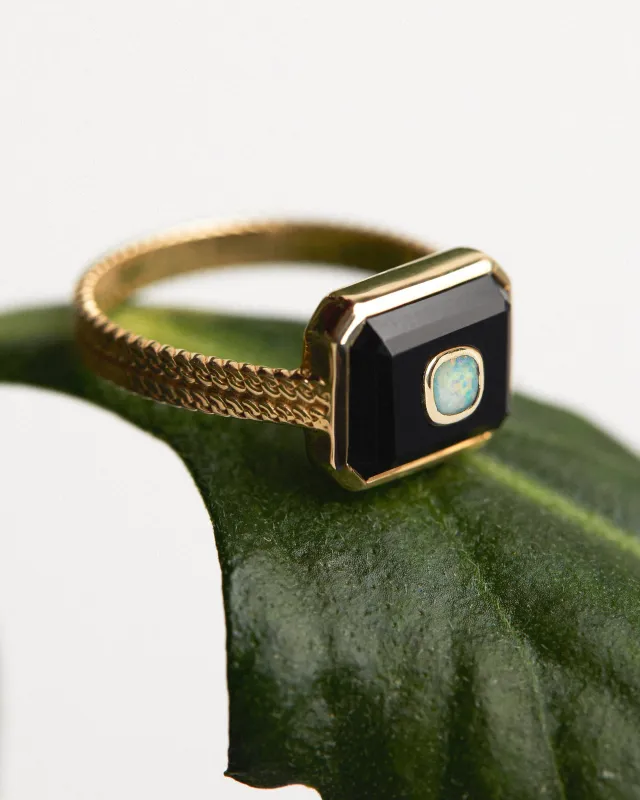 Anton No1 Ring Black Onyx made by Garbstore