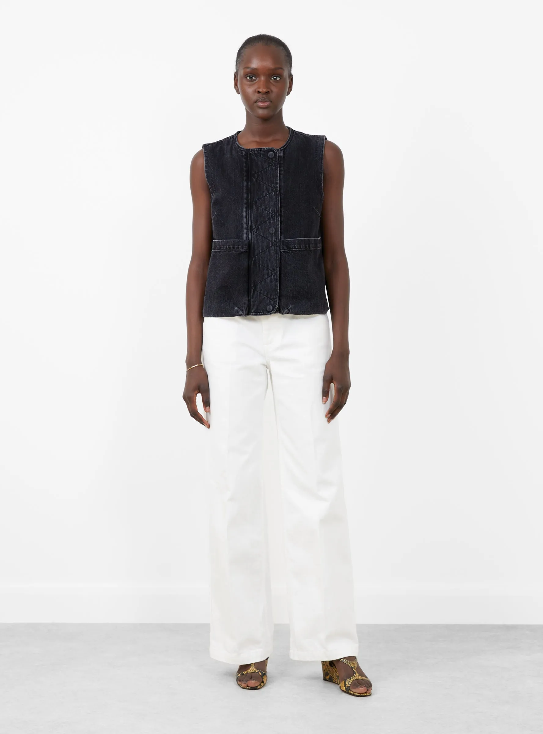 Vestio Top Black sold by Garbstore product image thumbnail 2