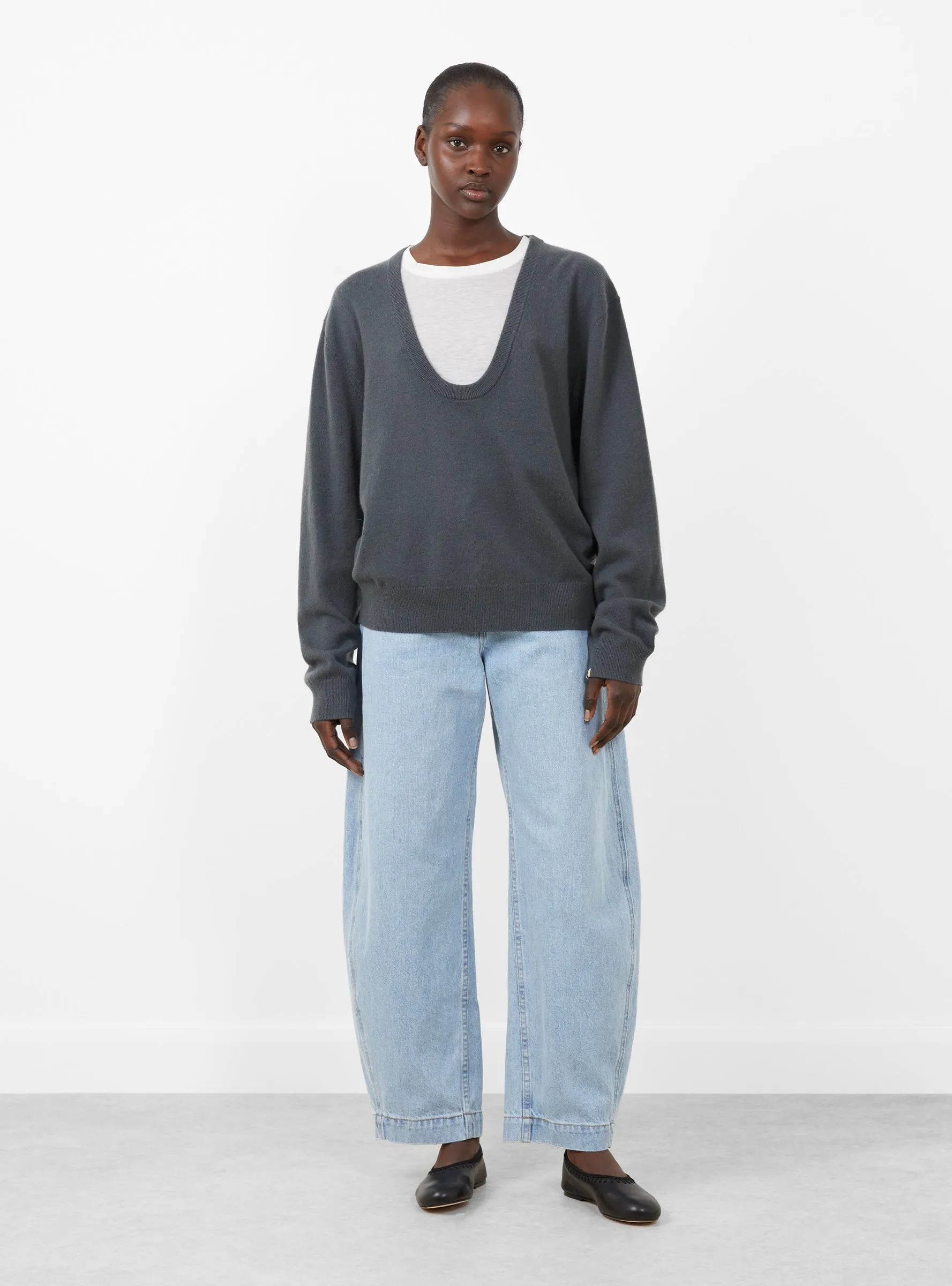 No 424 Jacob Knit Jumper Lake sold by Garbstore product image thumbnail 2