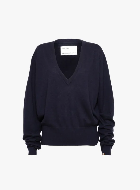 No 467 Collin Jumper Navy made by extreme cashmere