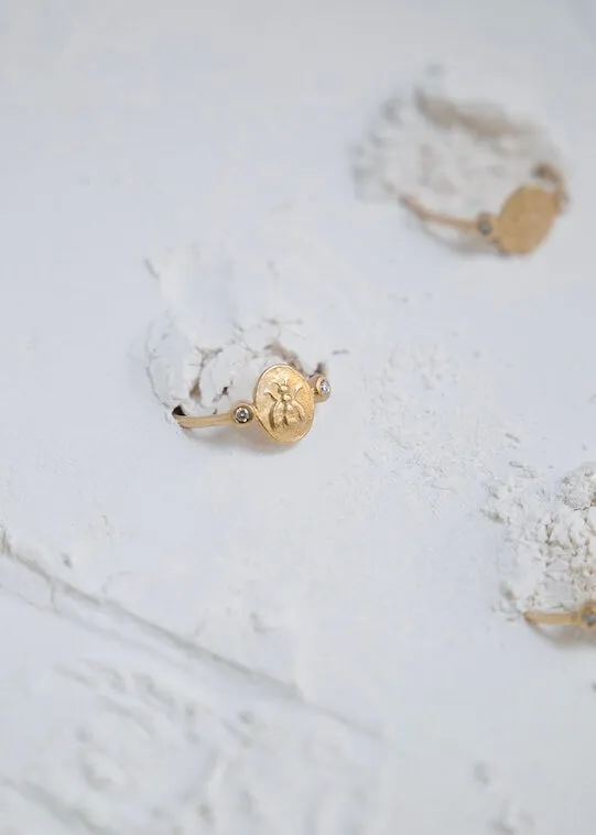 Bague empreinte en or 18 carats et diamants Abelha sold by Alix D. Reynis product image thumbnail 3