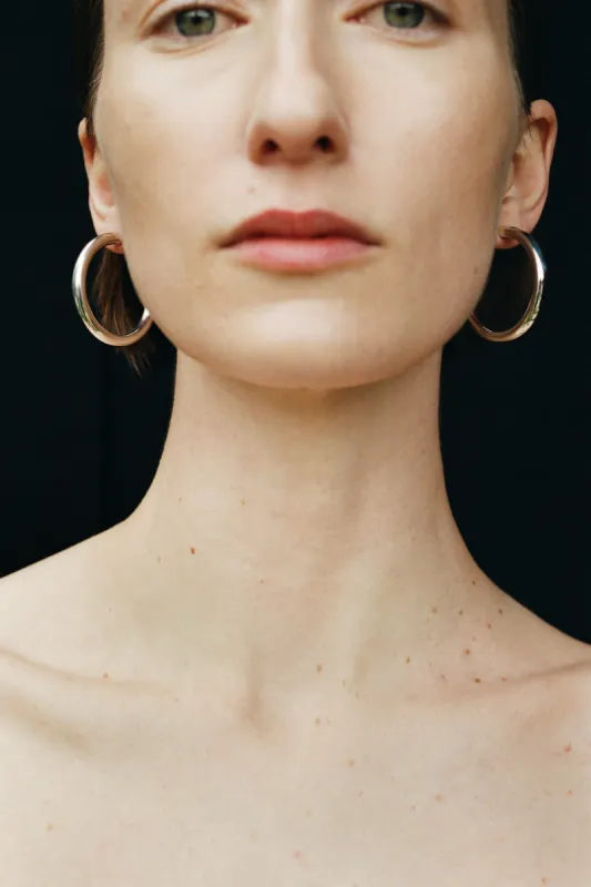 MEDIUM EVERYDAY HOOPS sold by Sophie Buhai Womens