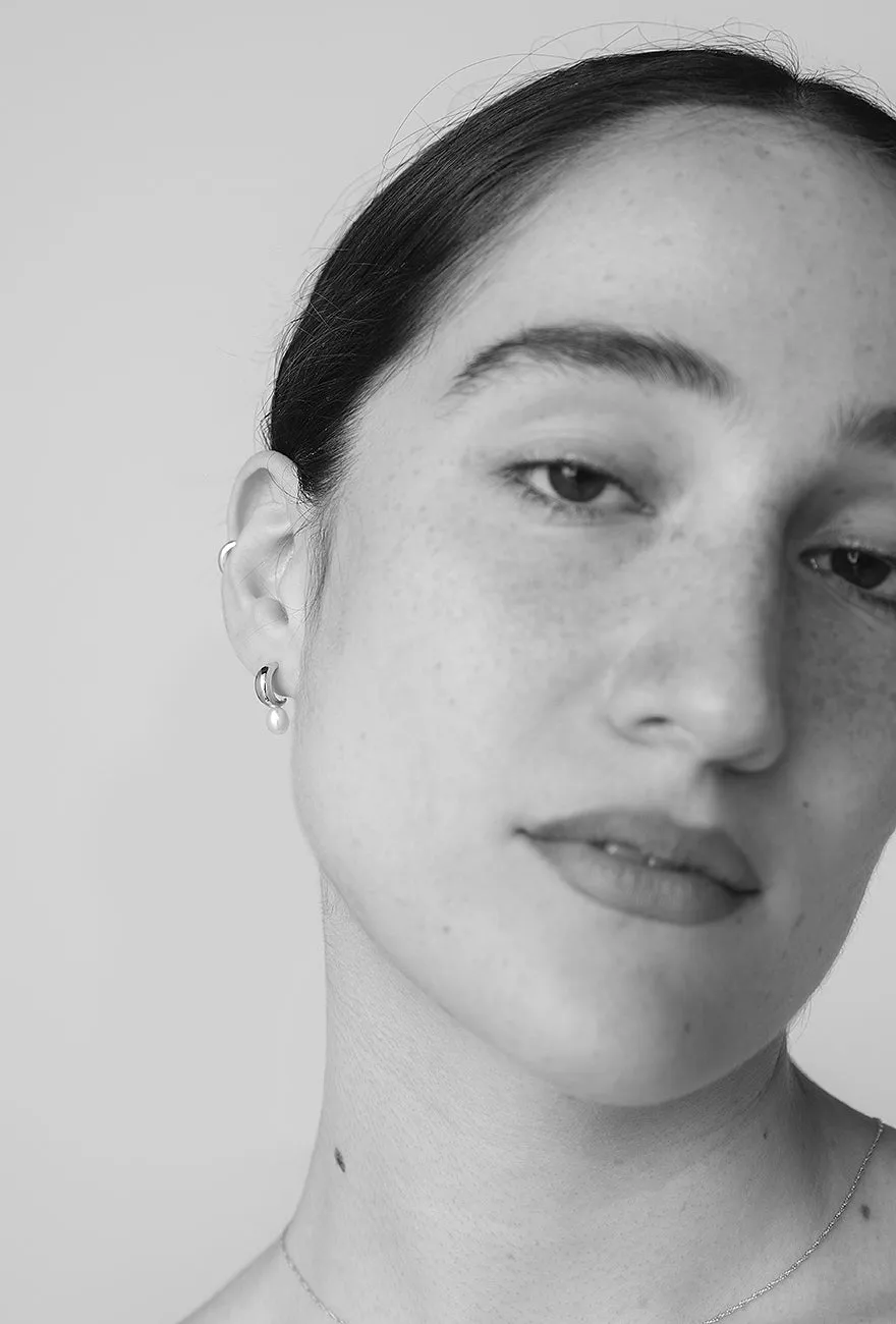 Mini Pearl Hoop Earrings Gold sold by Maslo product image thumbnail 4