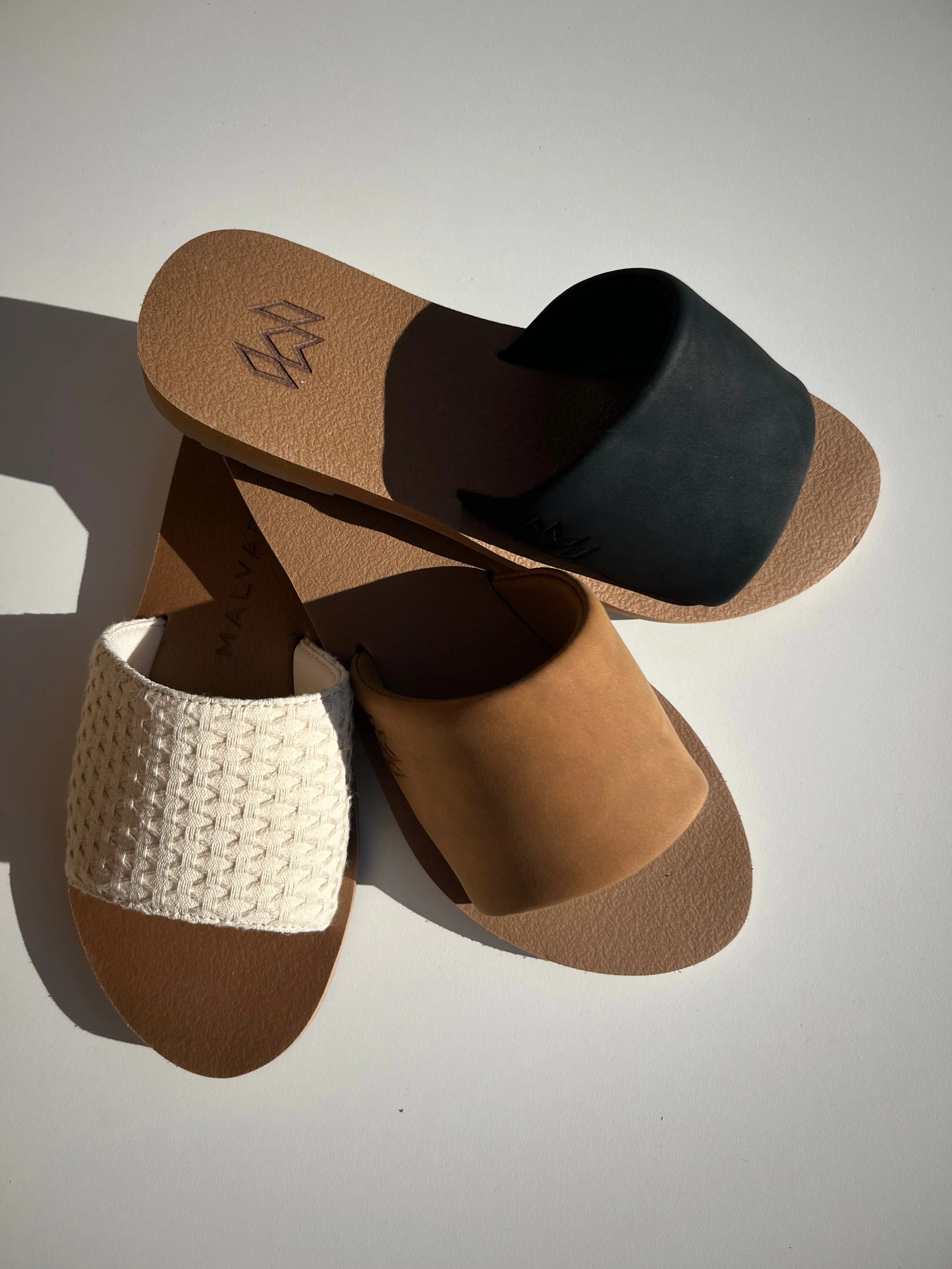 Ellie - Jet sold by MALVADOS product image thumbnail 4