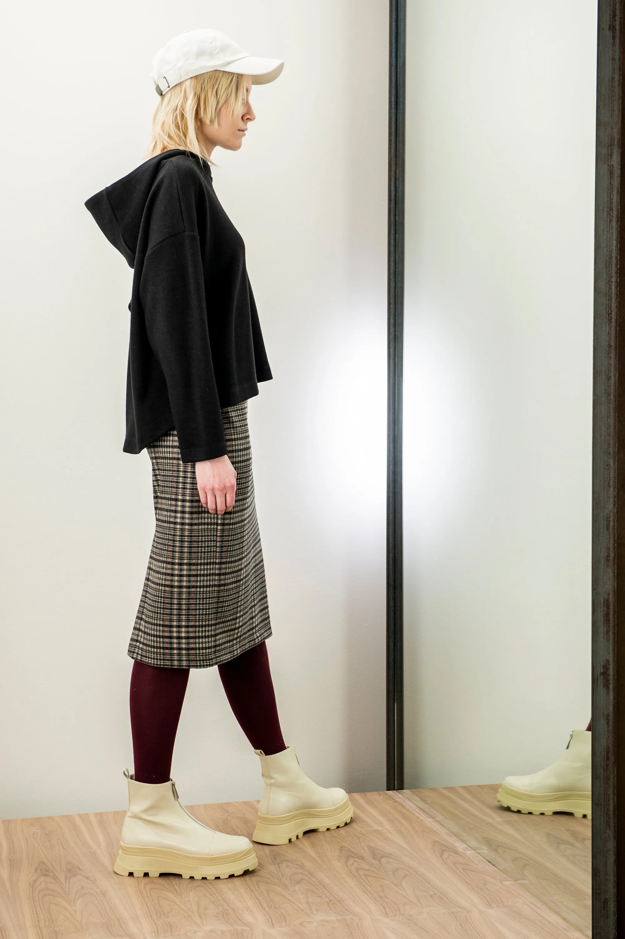 Erwin Pencil Skirt sold by Bodybag by Jude product image thumbnail 2