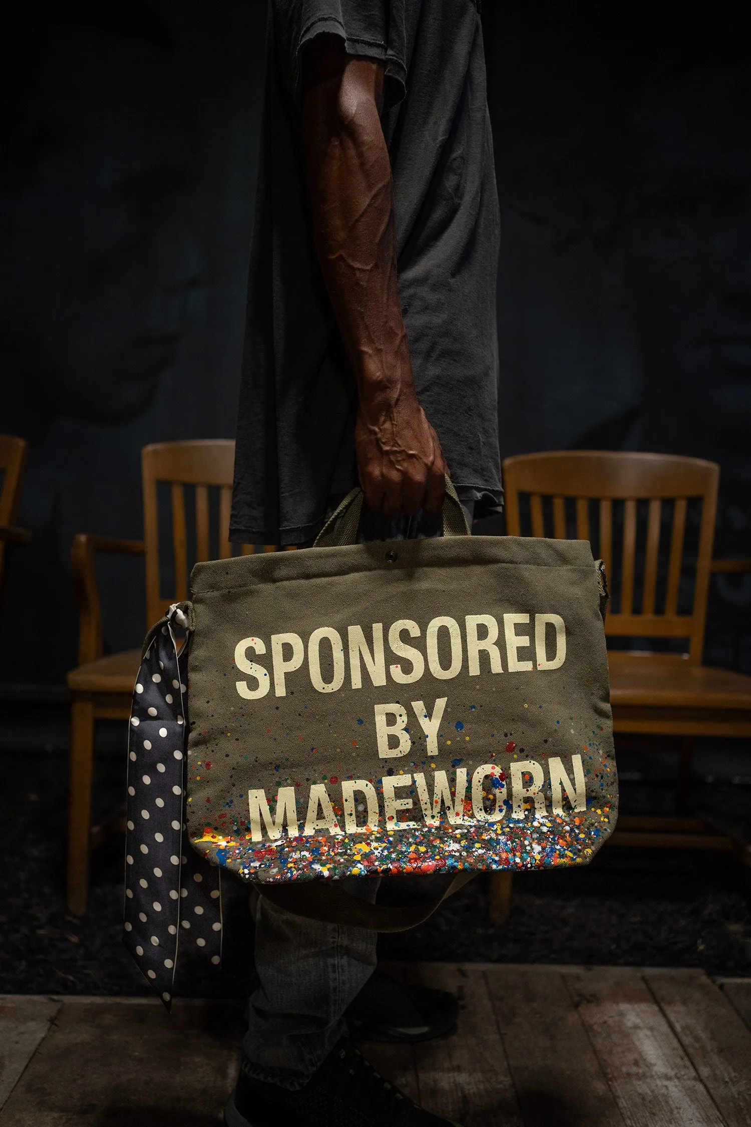 MADE WORN "ARTIST" CANVAS BAG ARMY sold by MadeWorn product image thumbnail 2