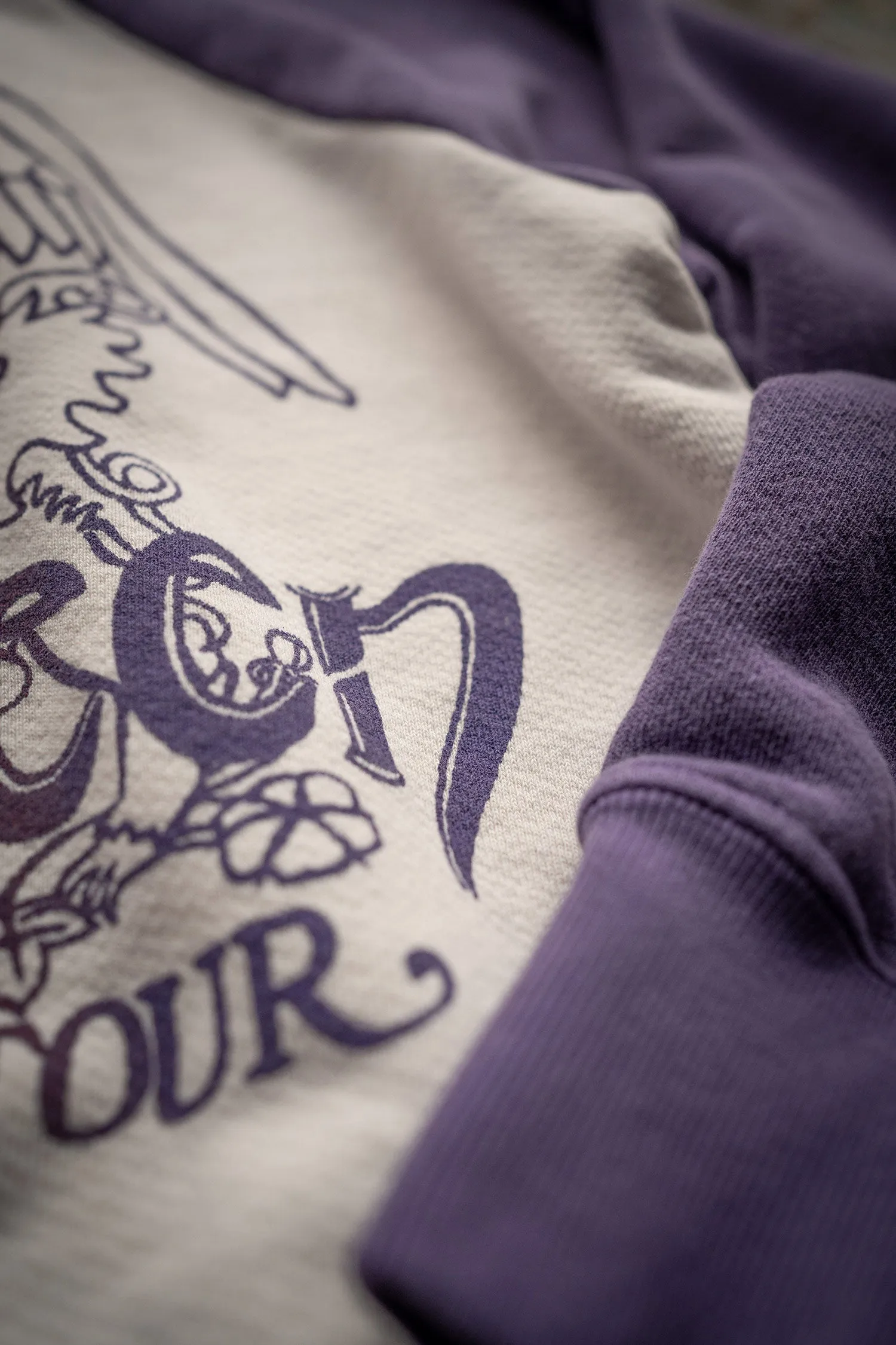 QUEEN AMERICAN TOUR SHRUNKEN SWEATSHIRT sold by MadeWorn product image thumbnail 4