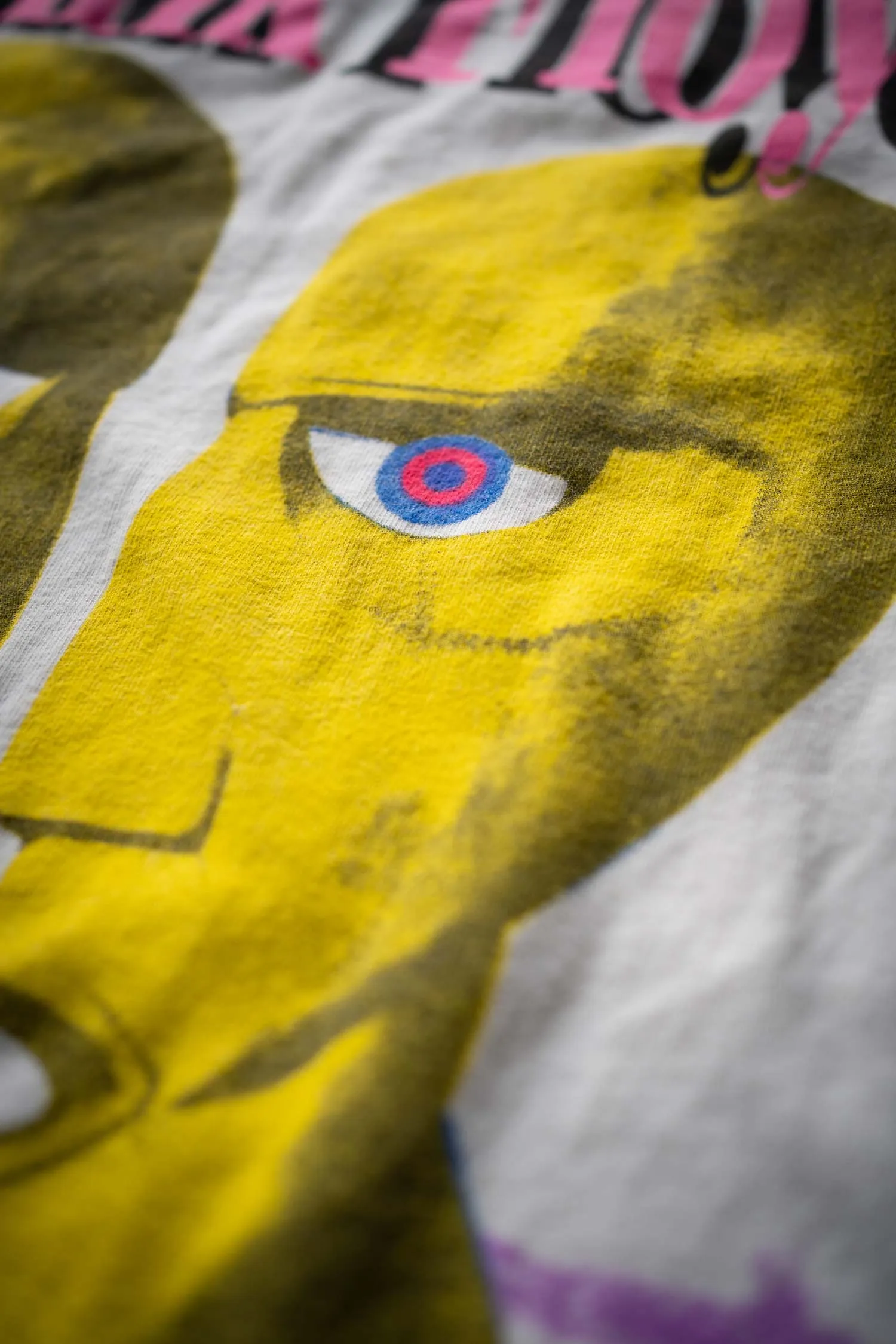 PINK FLOYD THE DIVISION BELL DESTROYED TEE sold by MadeWorn product image thumbnail 4