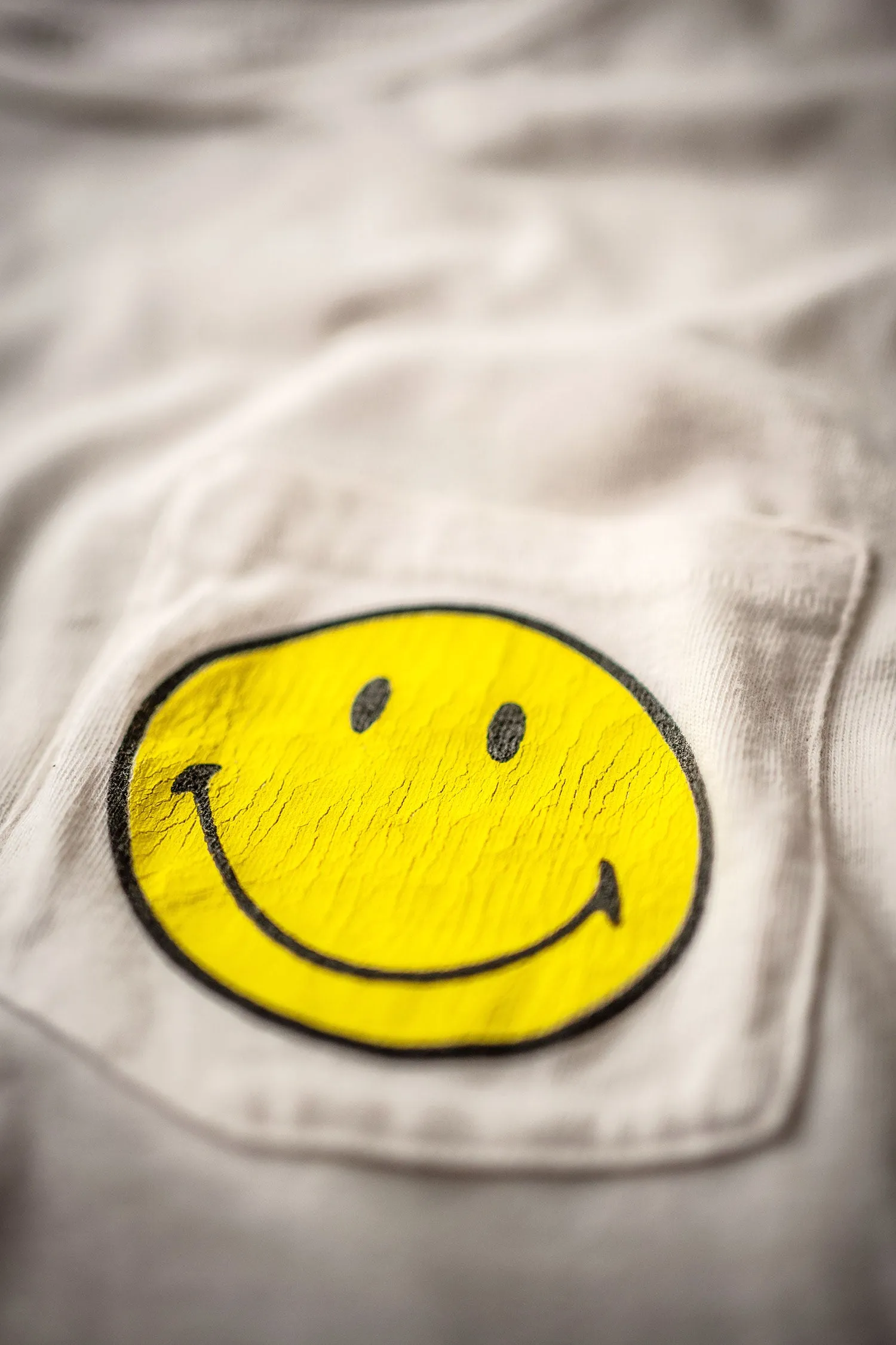 SMILEY BE HAPPY '90S FIT POCKET TEE sold by MadeWorn product image thumbnail 4