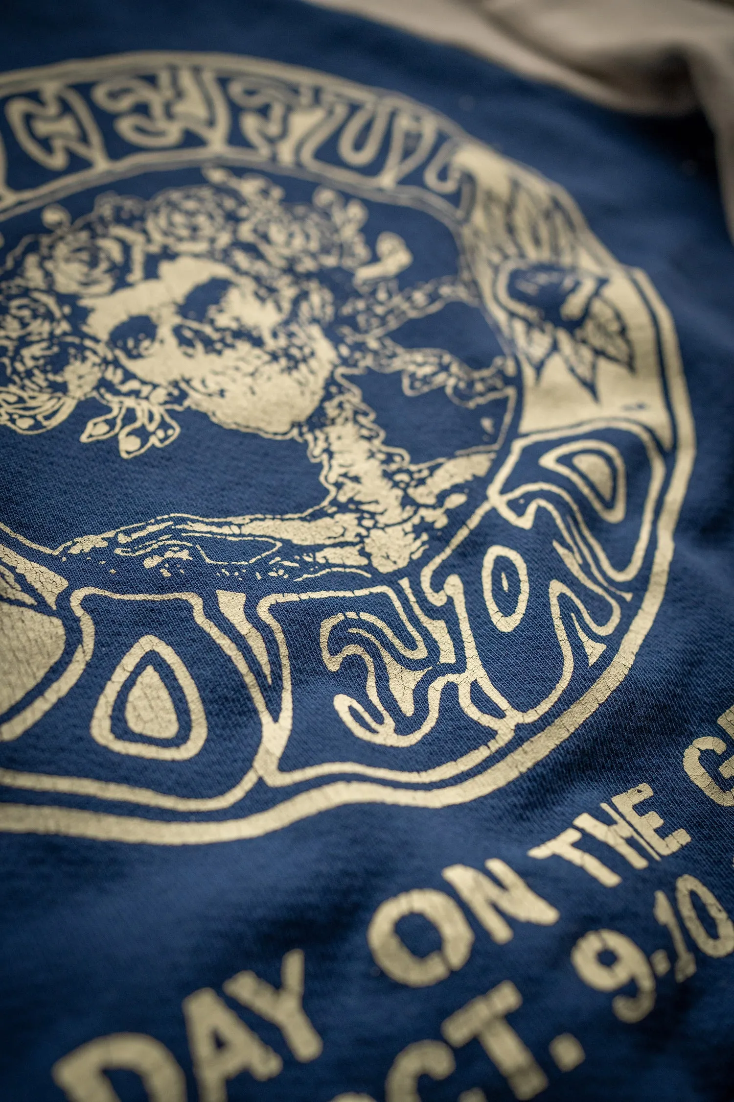 GRATEFUL DEAD DAY ON THE GREEN SHRUNKEN SWEATSHIRT sold by MadeWorn product image thumbnail 5