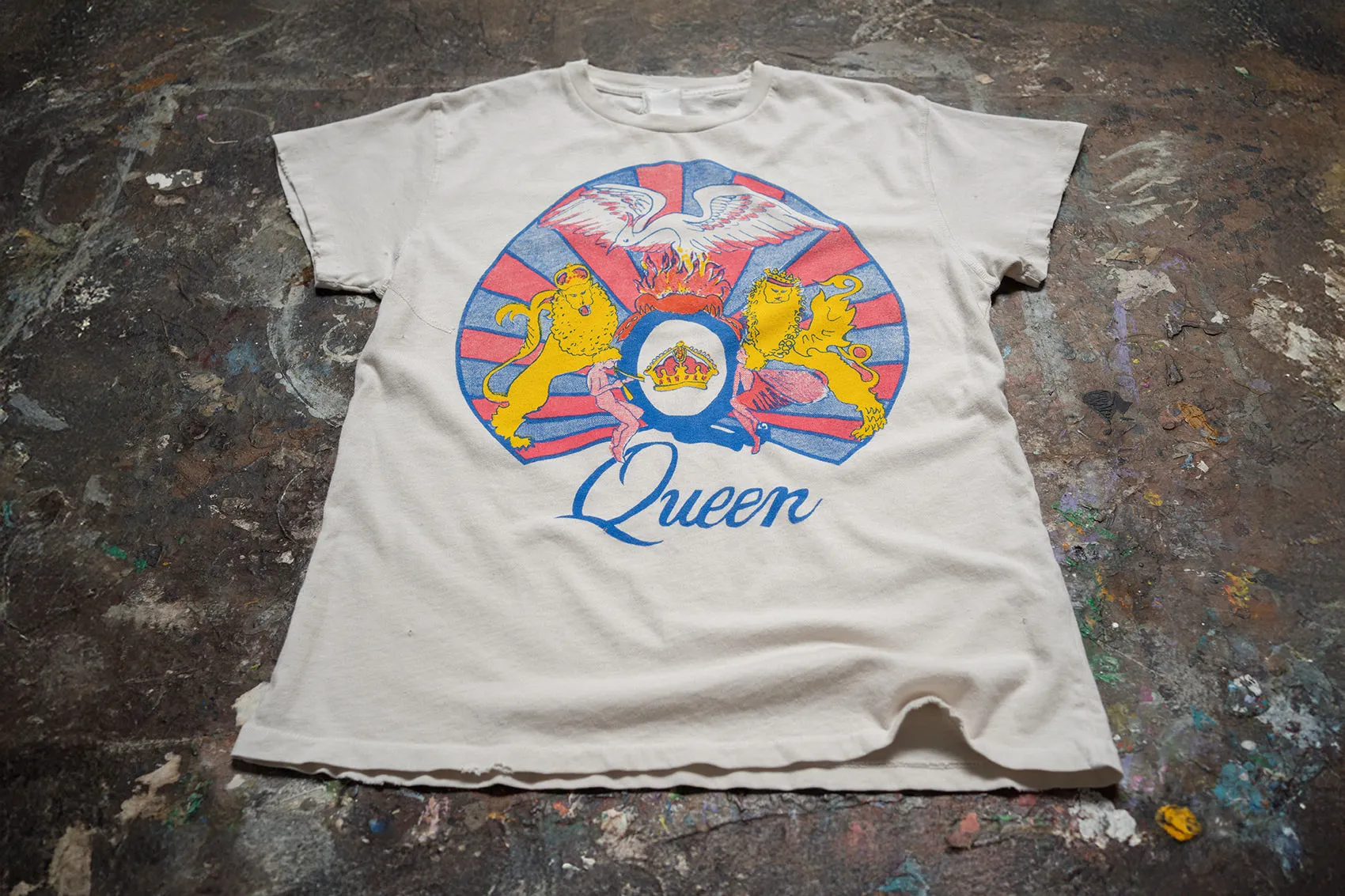 QUEEN SOMEBODY TO LOVE sold by MadeWorn product image thumbnail 3