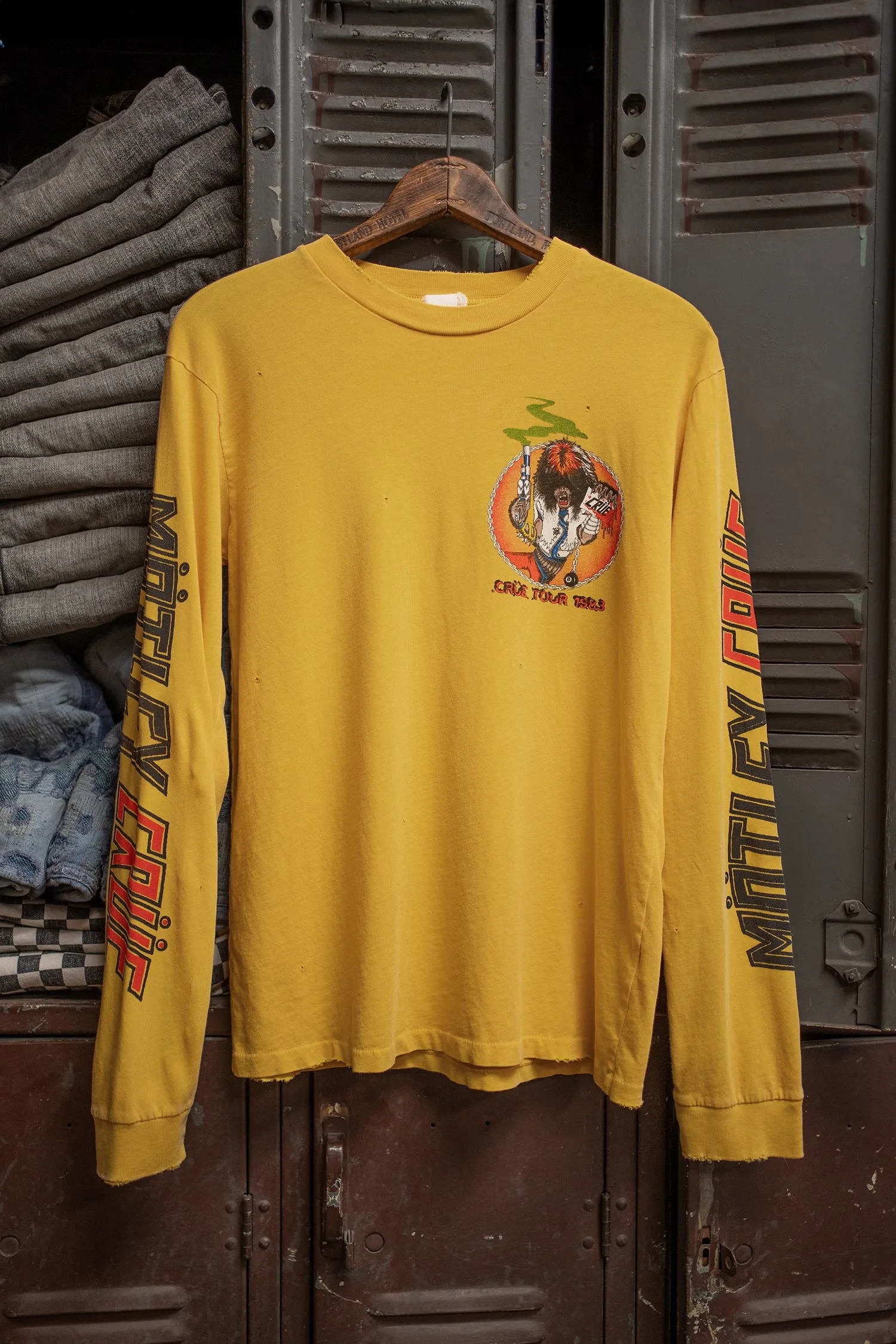 MÖTLEY CRÜE FIEND LONG SLEEVE sold by MadeWorn