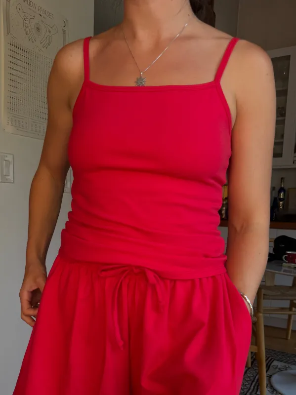 The Sunday Base Tank - Red made by Shelter