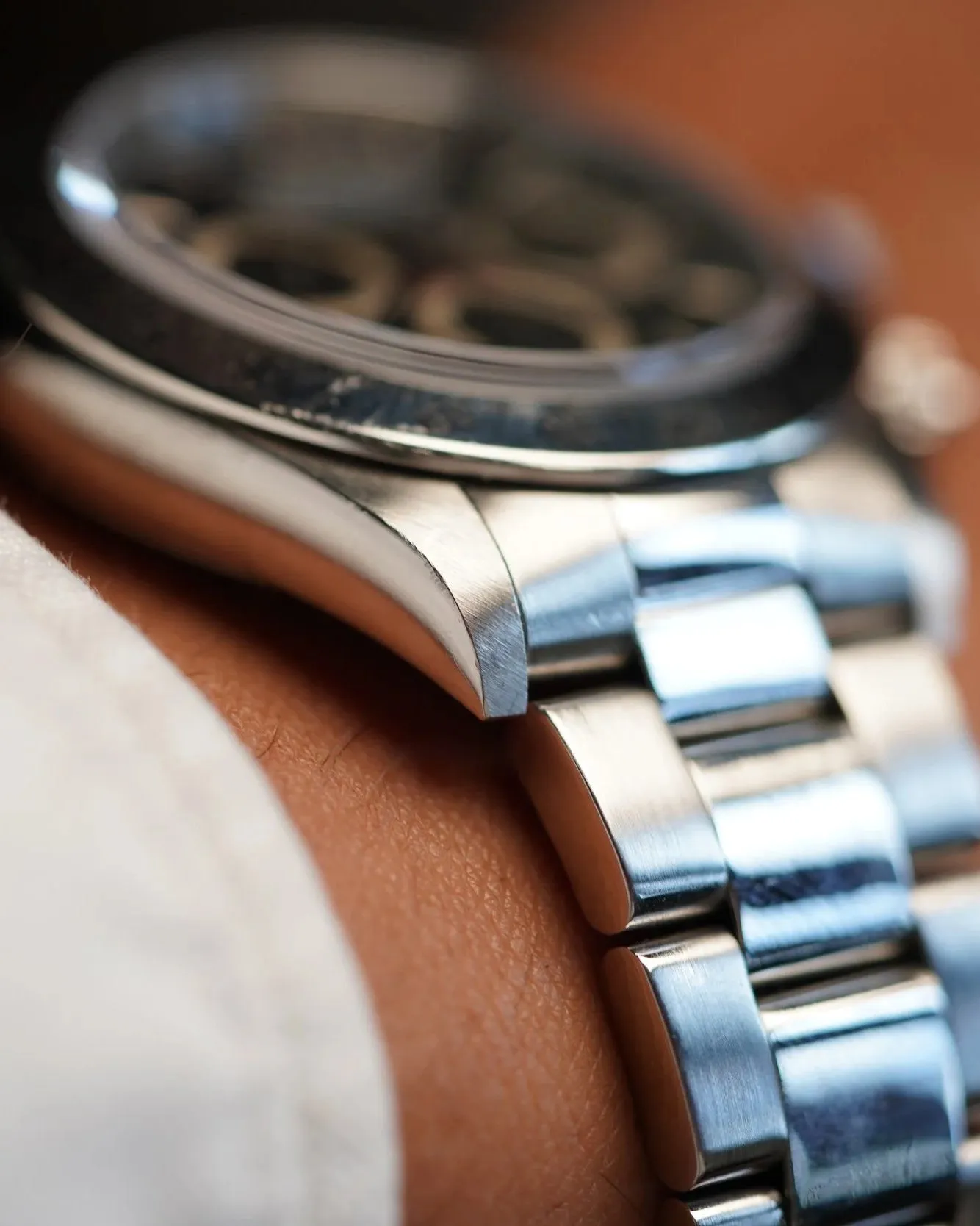 Rolex Zenith Daytona 16520 Black Dial Unpolished w/ Box & Booklet sold by J. Press product image thumbnail 3