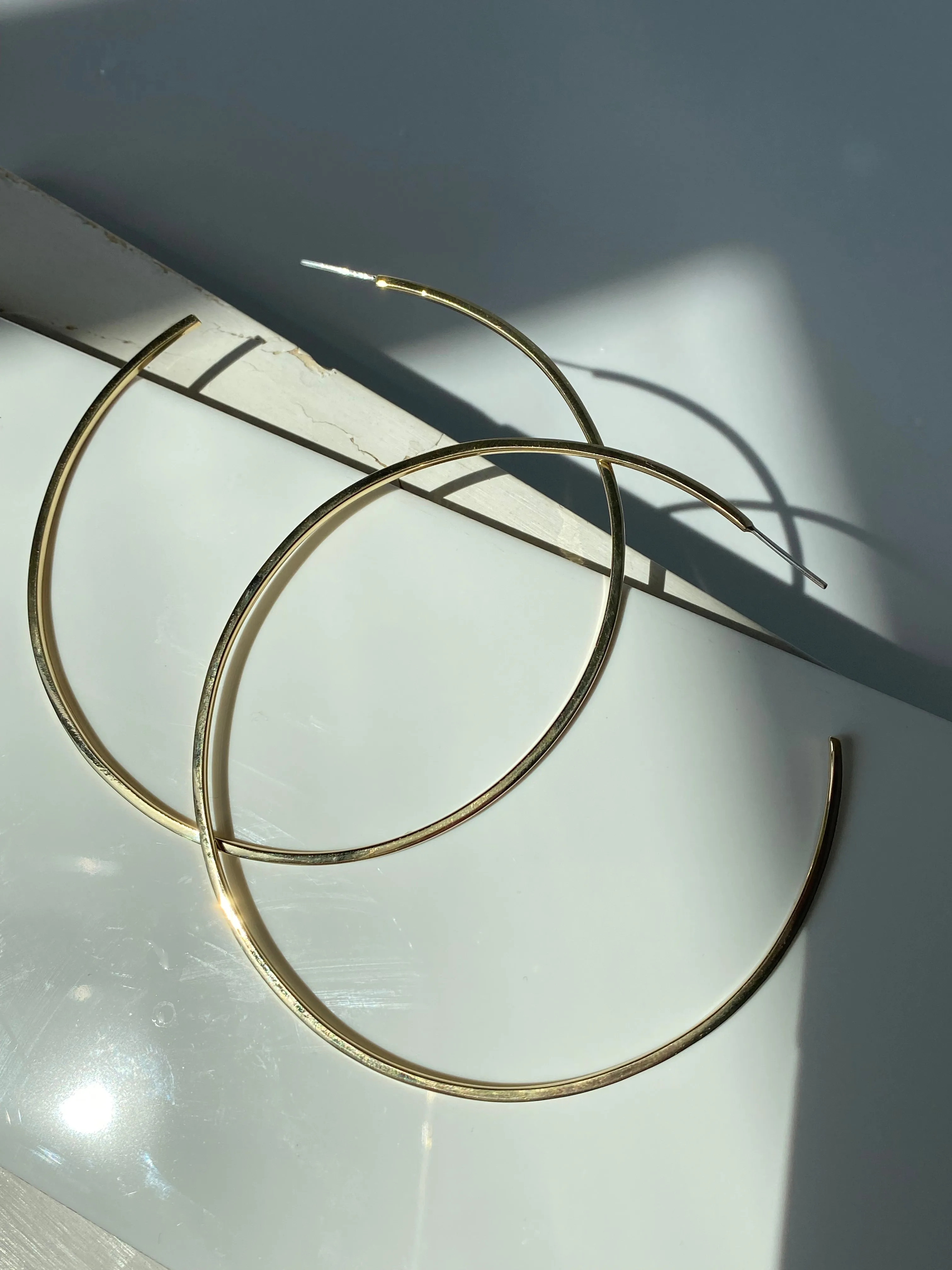 Four edge 3” hoop sold by Lissa Bowie