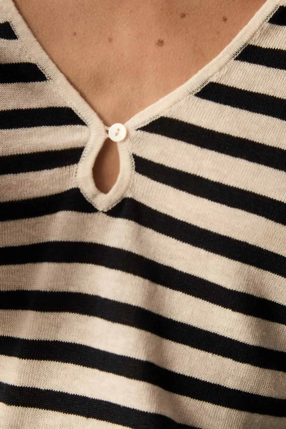 Pull Brad Creme/Marine sold by Des Petits Hauts product image thumbnail 3