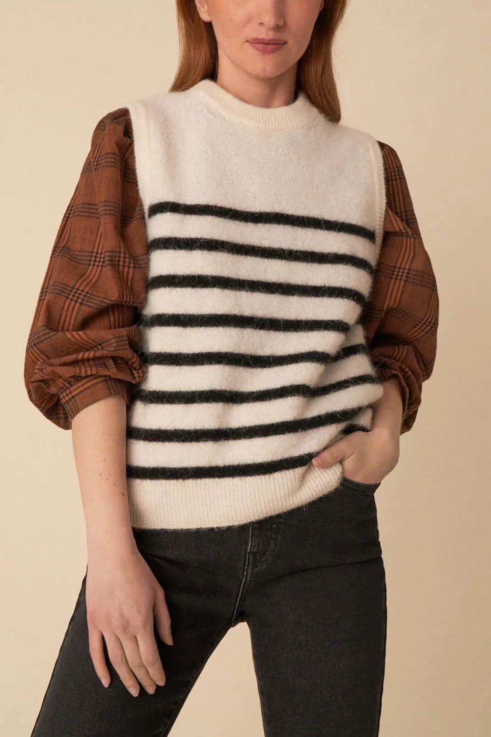 pull alivie ecru/pavot sold by Des Petits Hauts