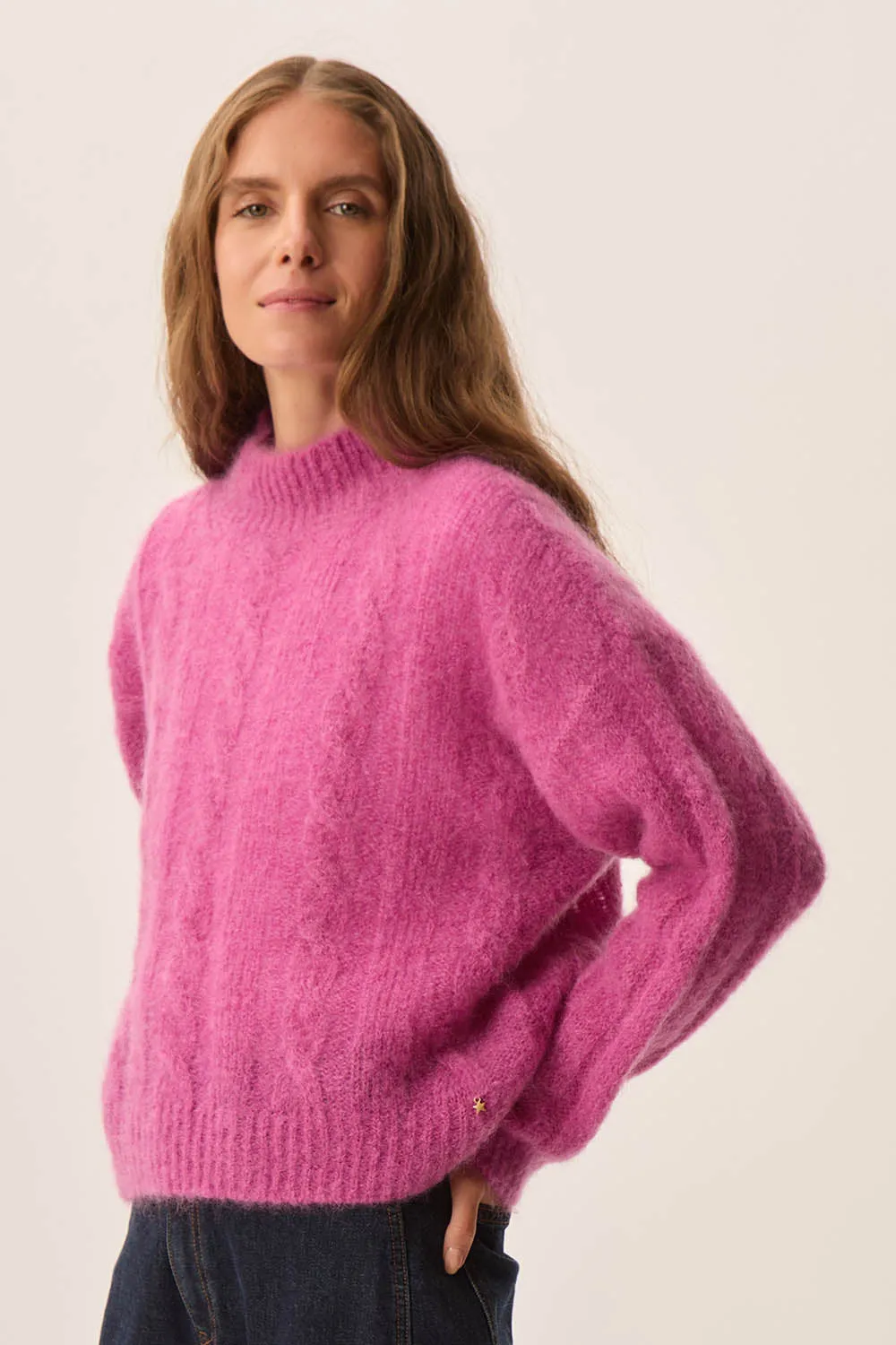 Pull Alonzo Framboise sold by Des Petits Hauts