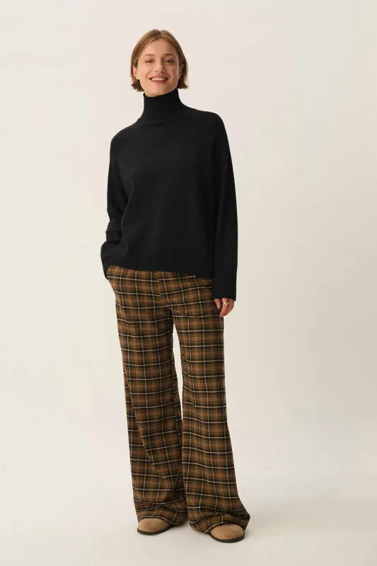 Pull Aramis Noir sold by Des Petits Hauts