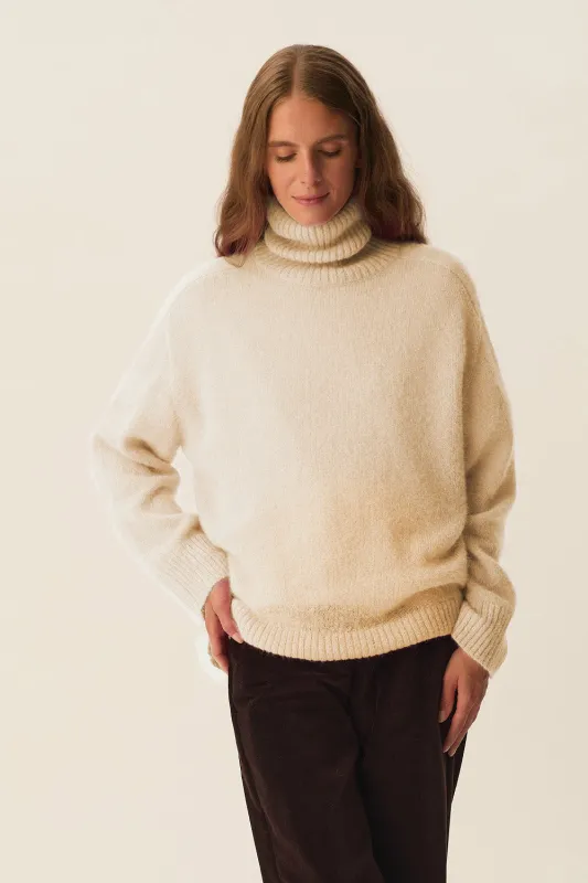 Pull Caribou Creme sold by Des Petits Hauts