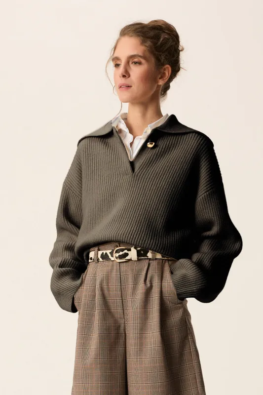 Pull Domino Anthracite sold by Des Petits Hauts