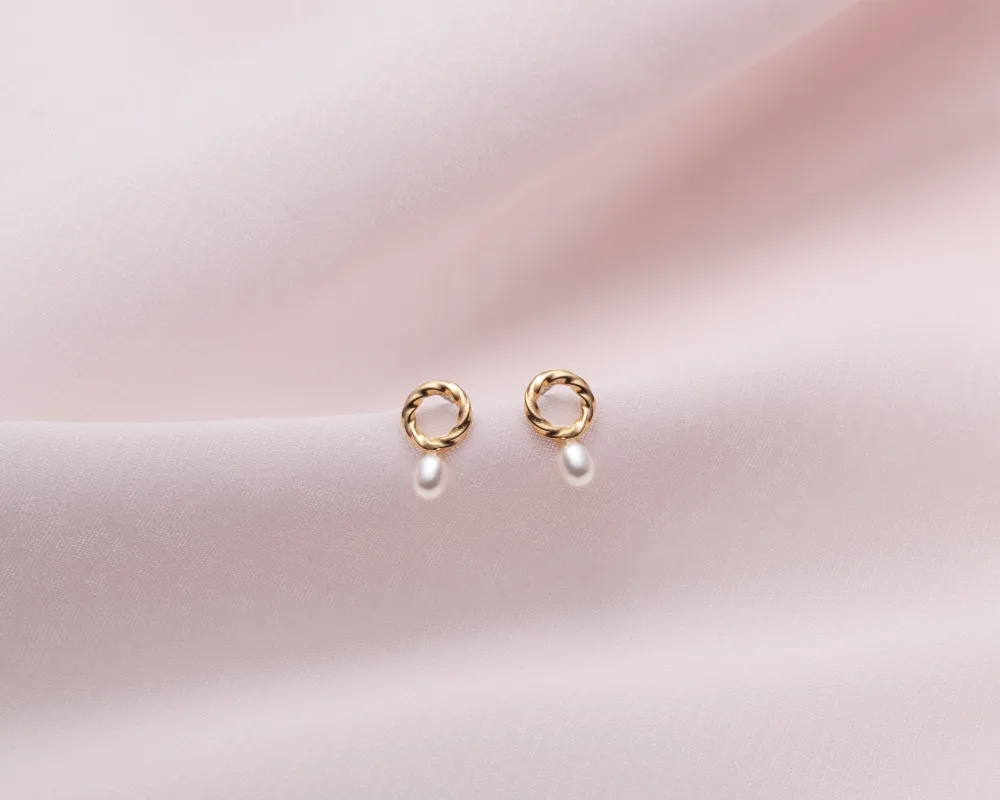 boucles d'oreilles cercles avec petites perles blanches sold by Lidia Jewelry