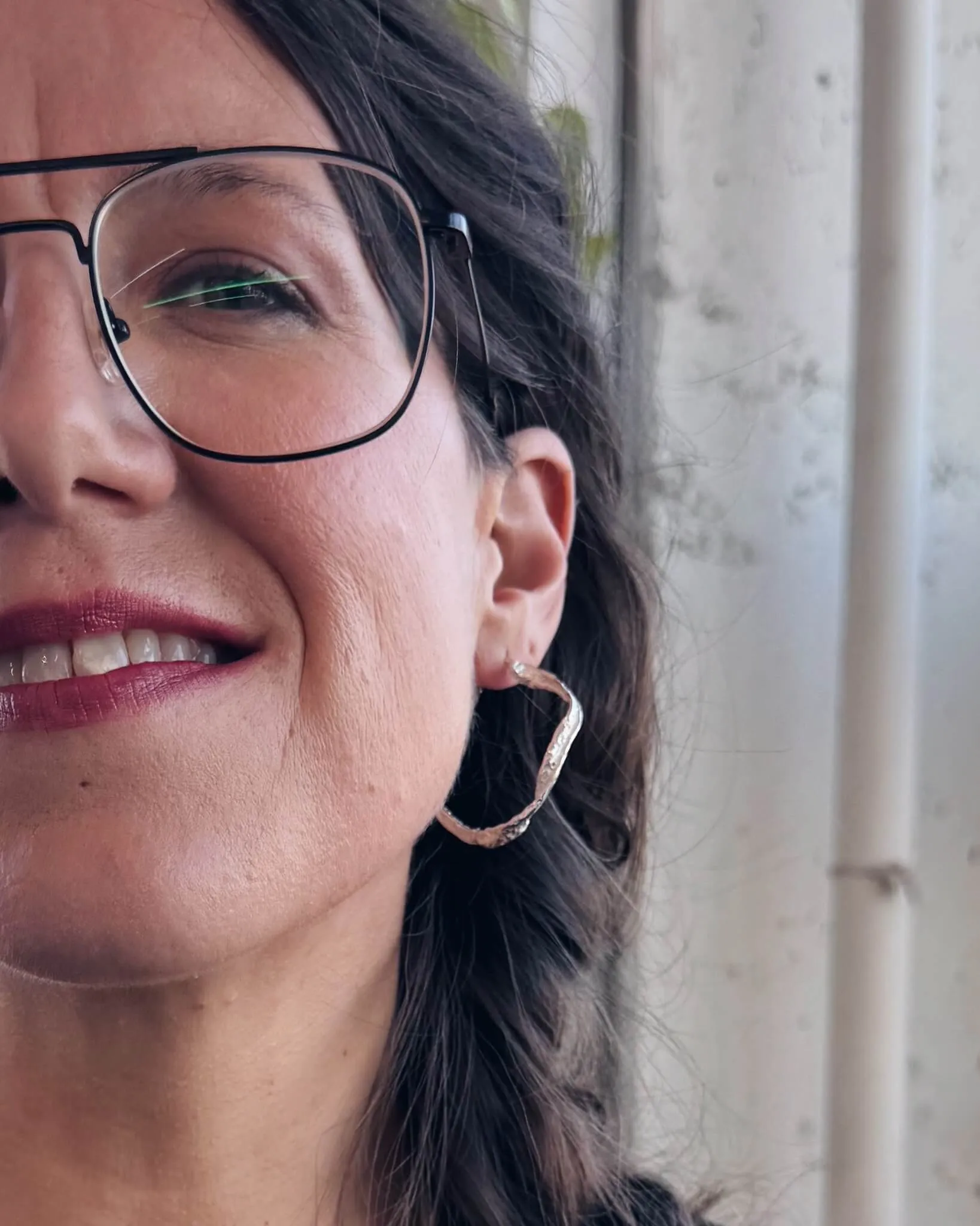 Émilie - Grands anneaux d’oreilles ondulés fait au Québec sold by Lidia Jewelry product image thumbnail 5