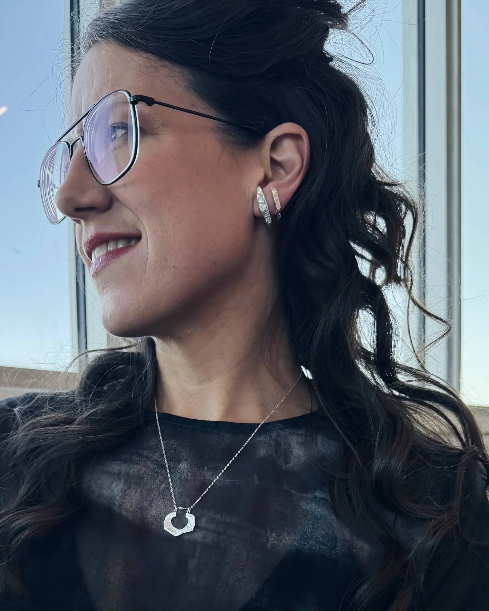 Mary-Jo – Boucles d’oreilles barre faites à Montréal sold by Lidia Jewelry product image thumbnail 4