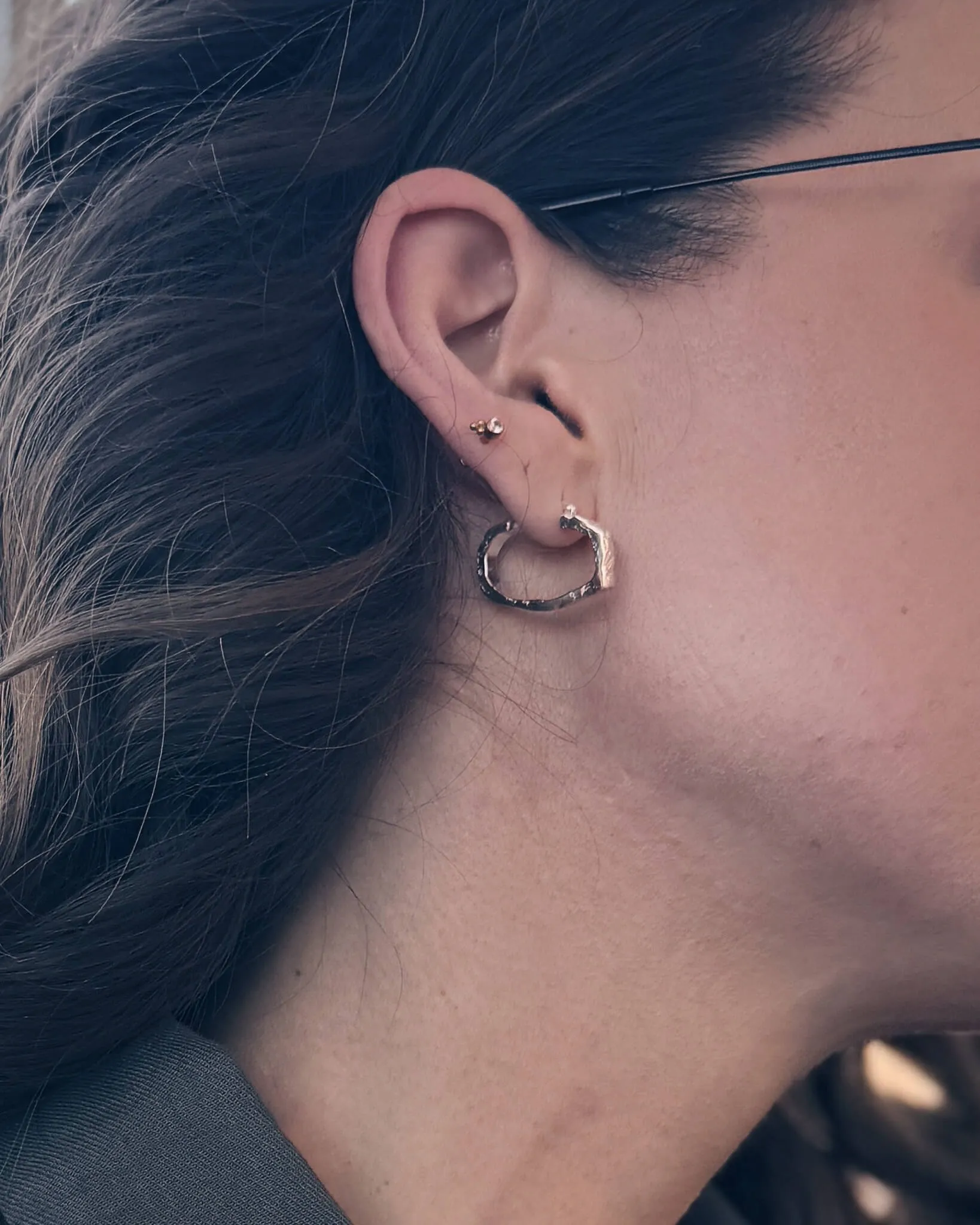 Tranche de vie – Anneaux ovales en argent 925 faits à la main sold by Lidia Jewelry product image thumbnail 2