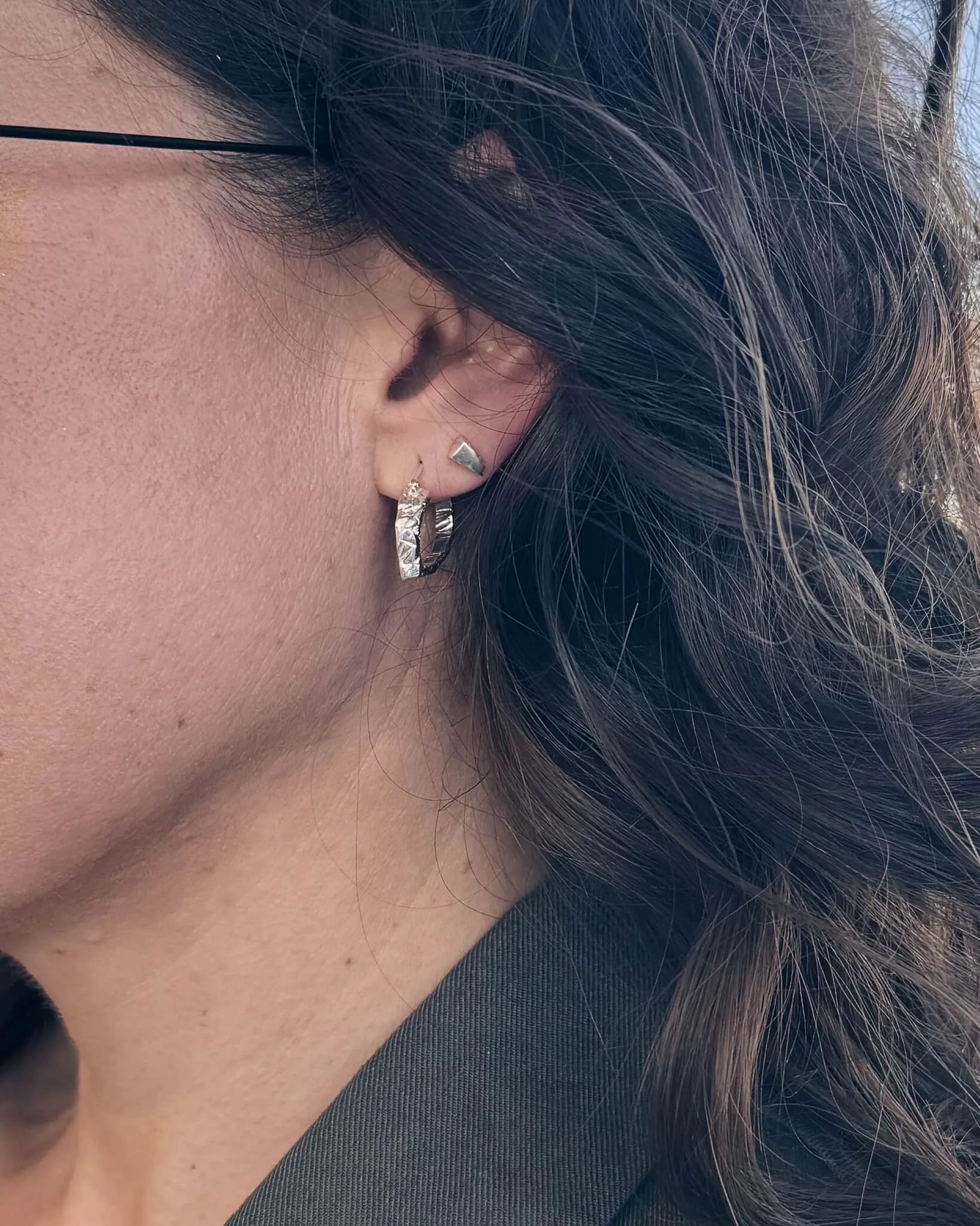 Tranche de vie – Anneaux ovales en argent 925 faits à la main sold by Lidia Jewelry product image thumbnail 4