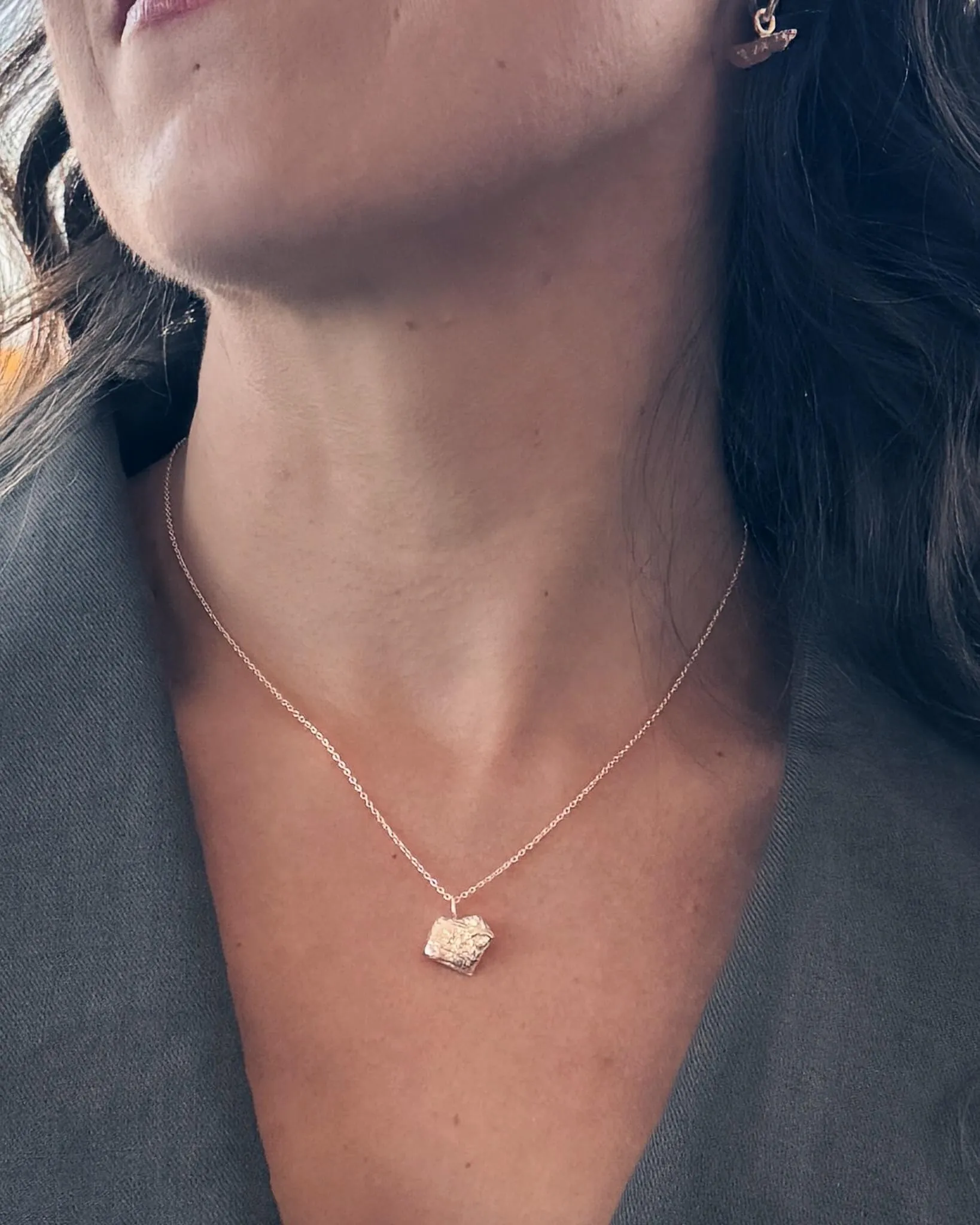 Cœur de banane - Collier pendentif texturé fait à la main sold by Lidia Jewelry product image thumbnail 2