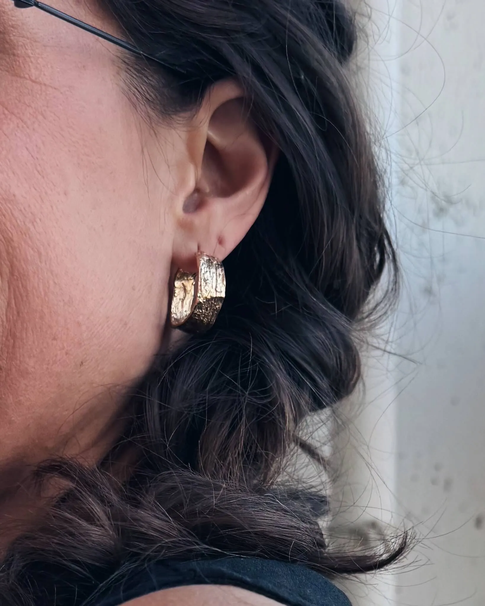 Double Dare – Grosses boucles d’oreilles texturées faites à la main sold by Lidia Jewelry product image thumbnail 3