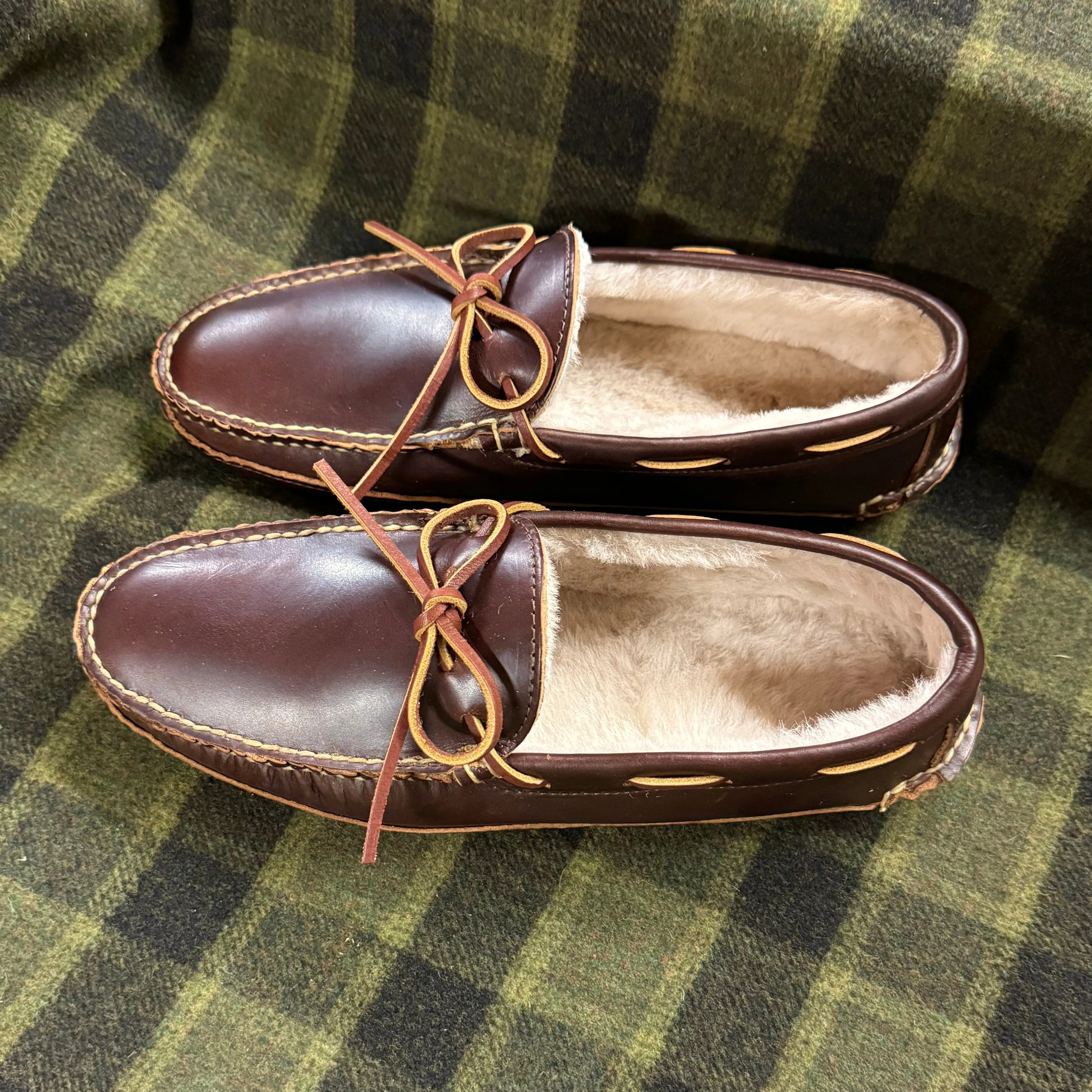 Freeman Slipper - Heritage Brown - Biege Shearling sold by Rancourt & Co product image thumbnail 2