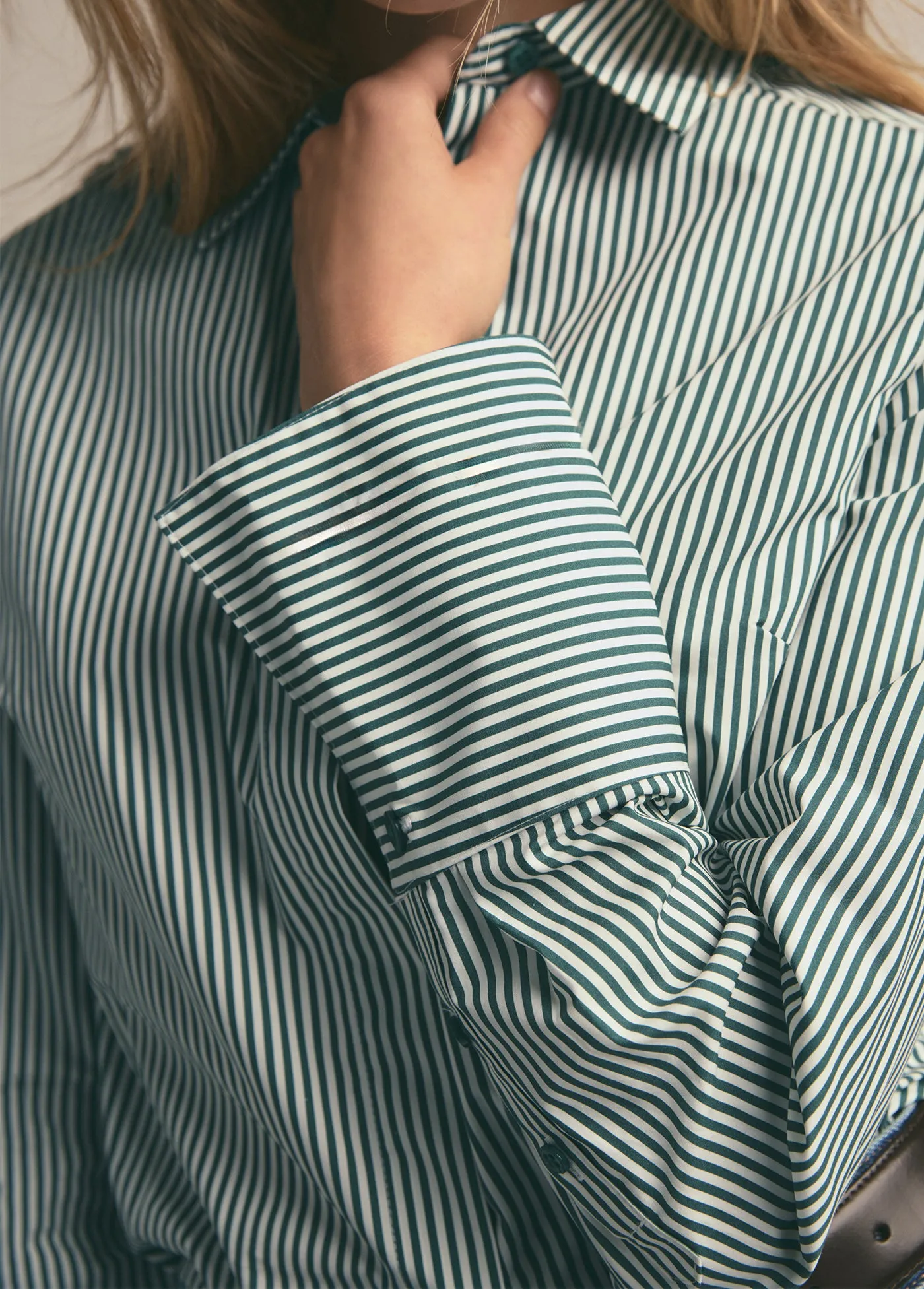 THE CLASSIC POPLIN SHIRT sold by Favorite Daughter product image thumbnail 2