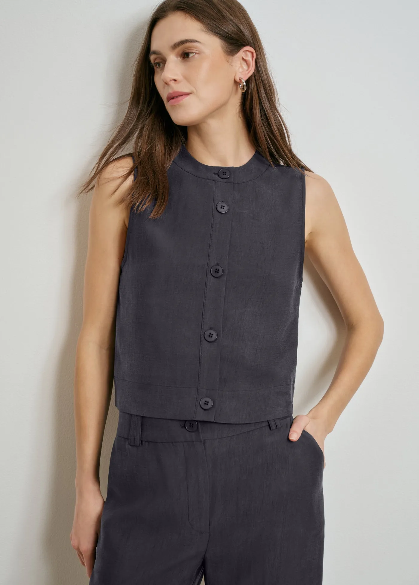 THE FINE LINE TOP sold by Favorite Daughter