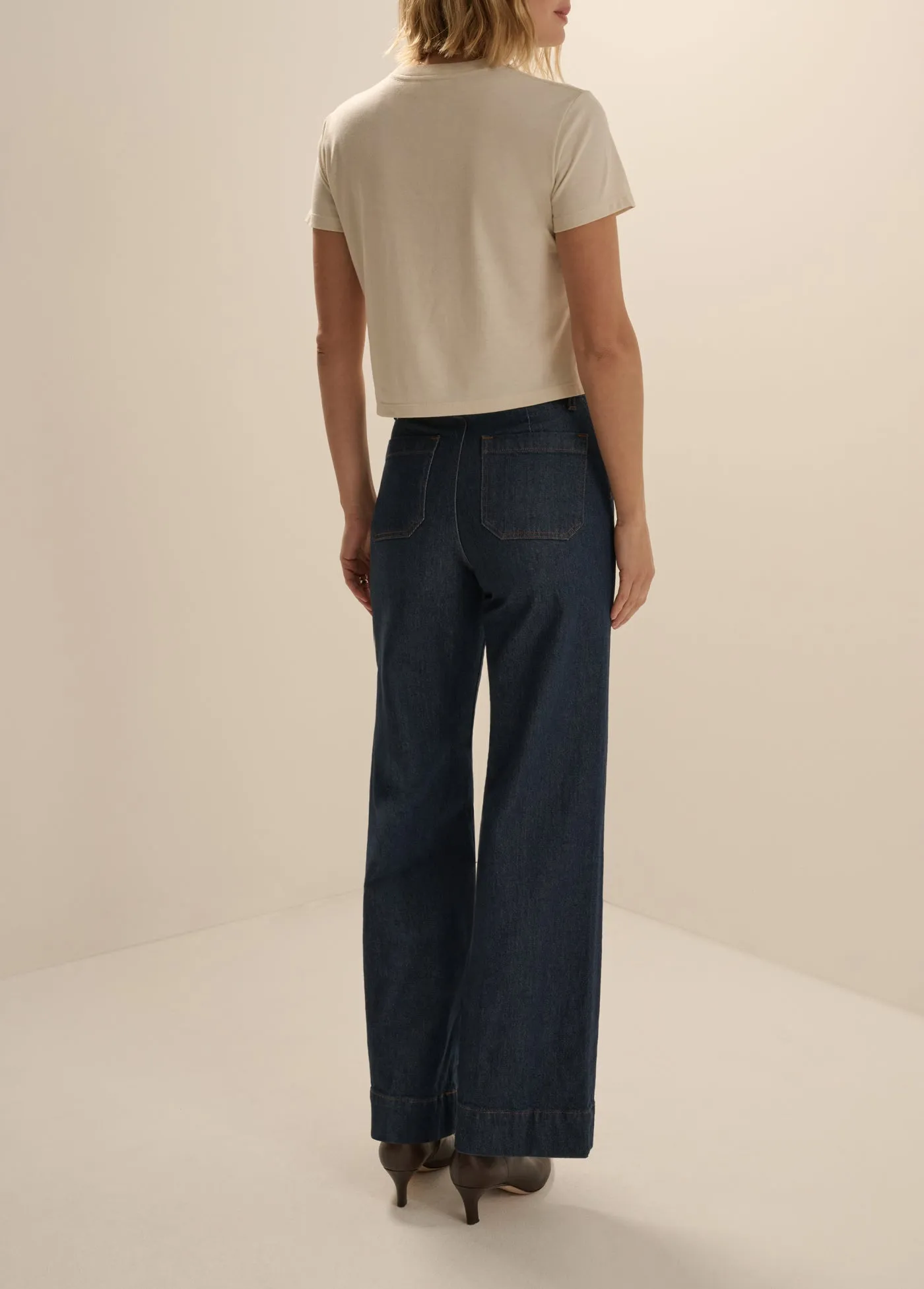 THE CROPPED SIGNATURE TEE sold by Favorite Daughter product image thumbnail 4