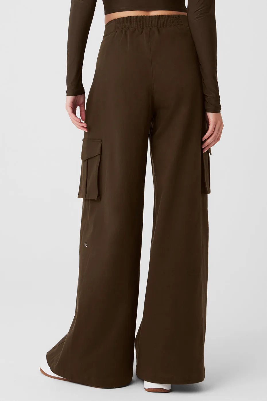 Show Off Cargo Wide Leg Trouser - Espresso sold by Alo Yoga product image thumbnail 2