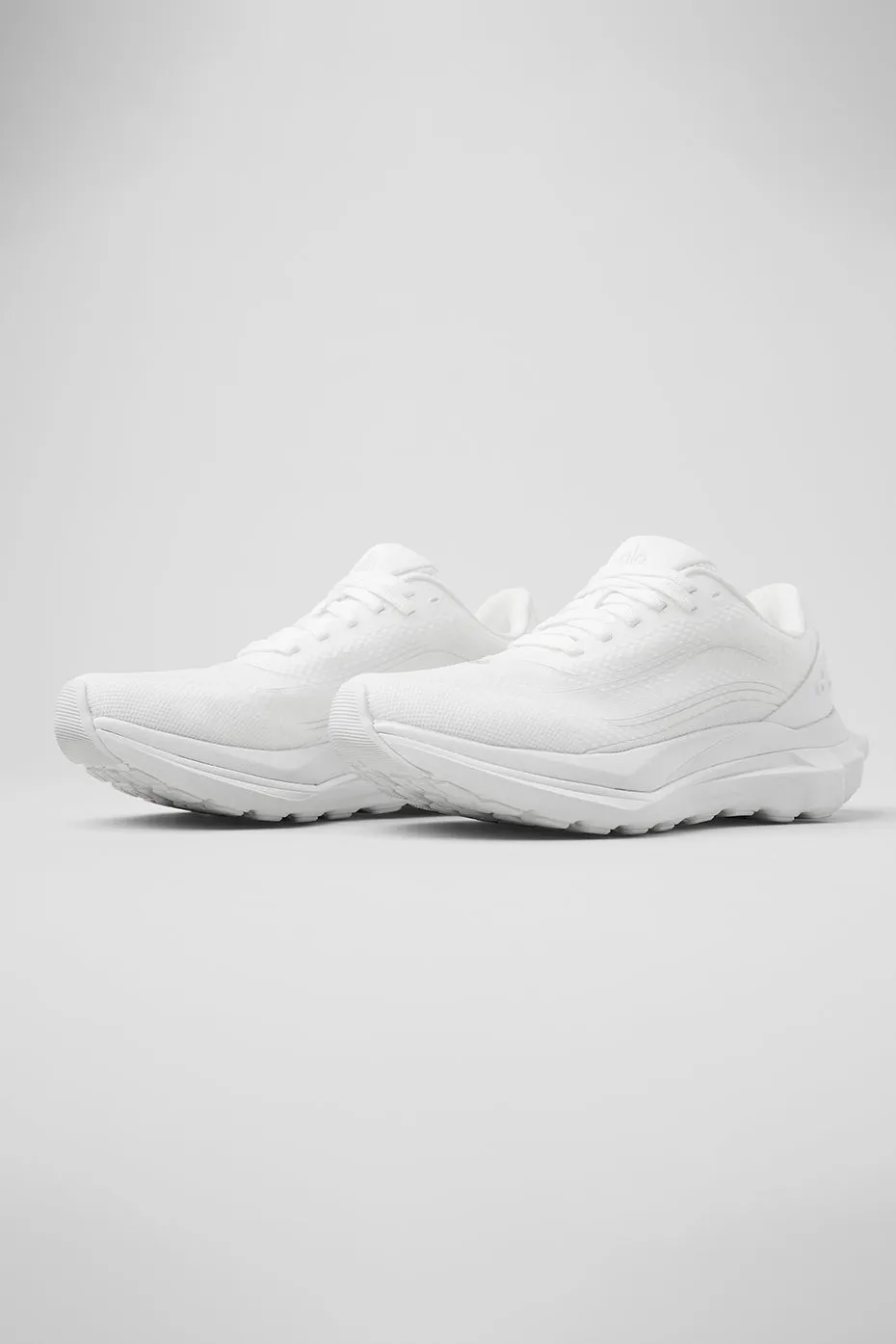 Alo Yoga Alo Runner - White/White | Parallel