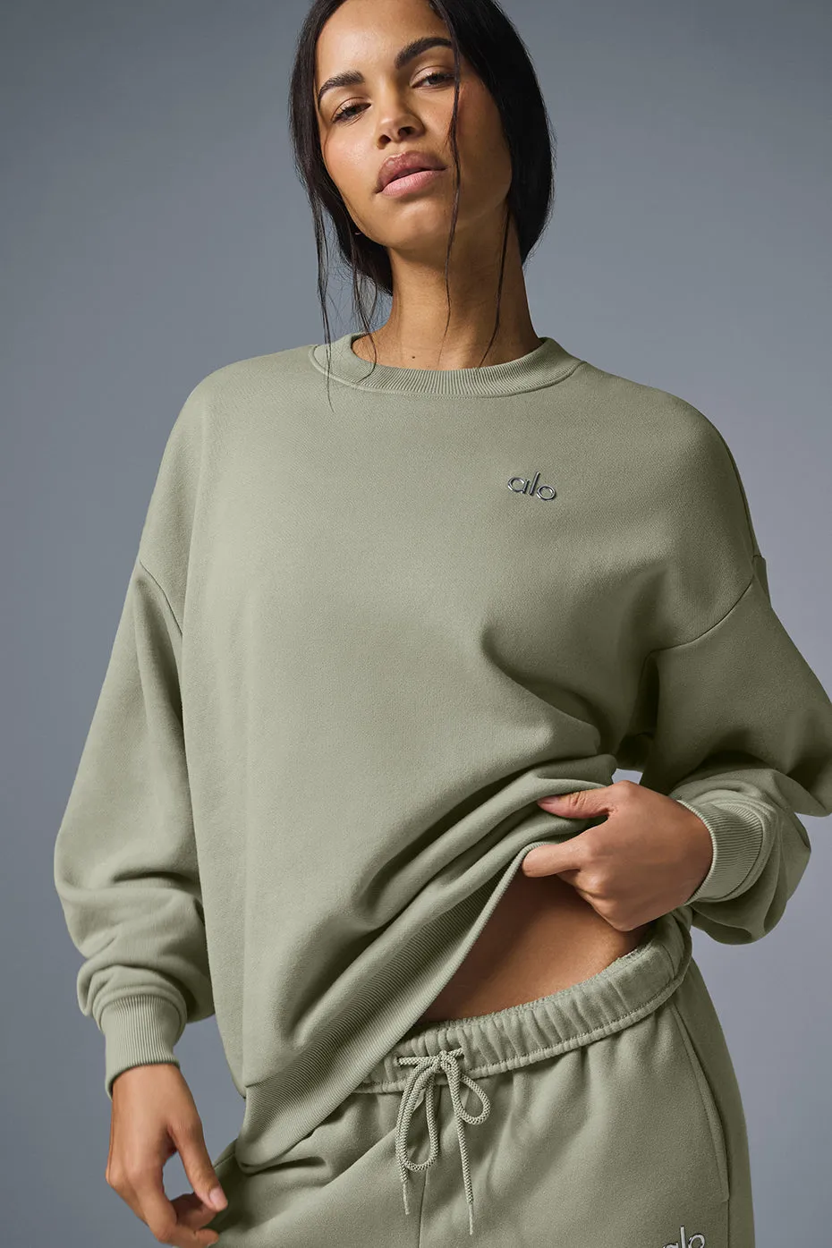 Accolade Crew Neck Pullover - Limestone sold by Alo Yoga
