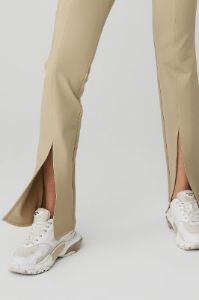 Airbrush High-Waist 7/8 Flutter Legging - California Sand sold by Alo Yoga