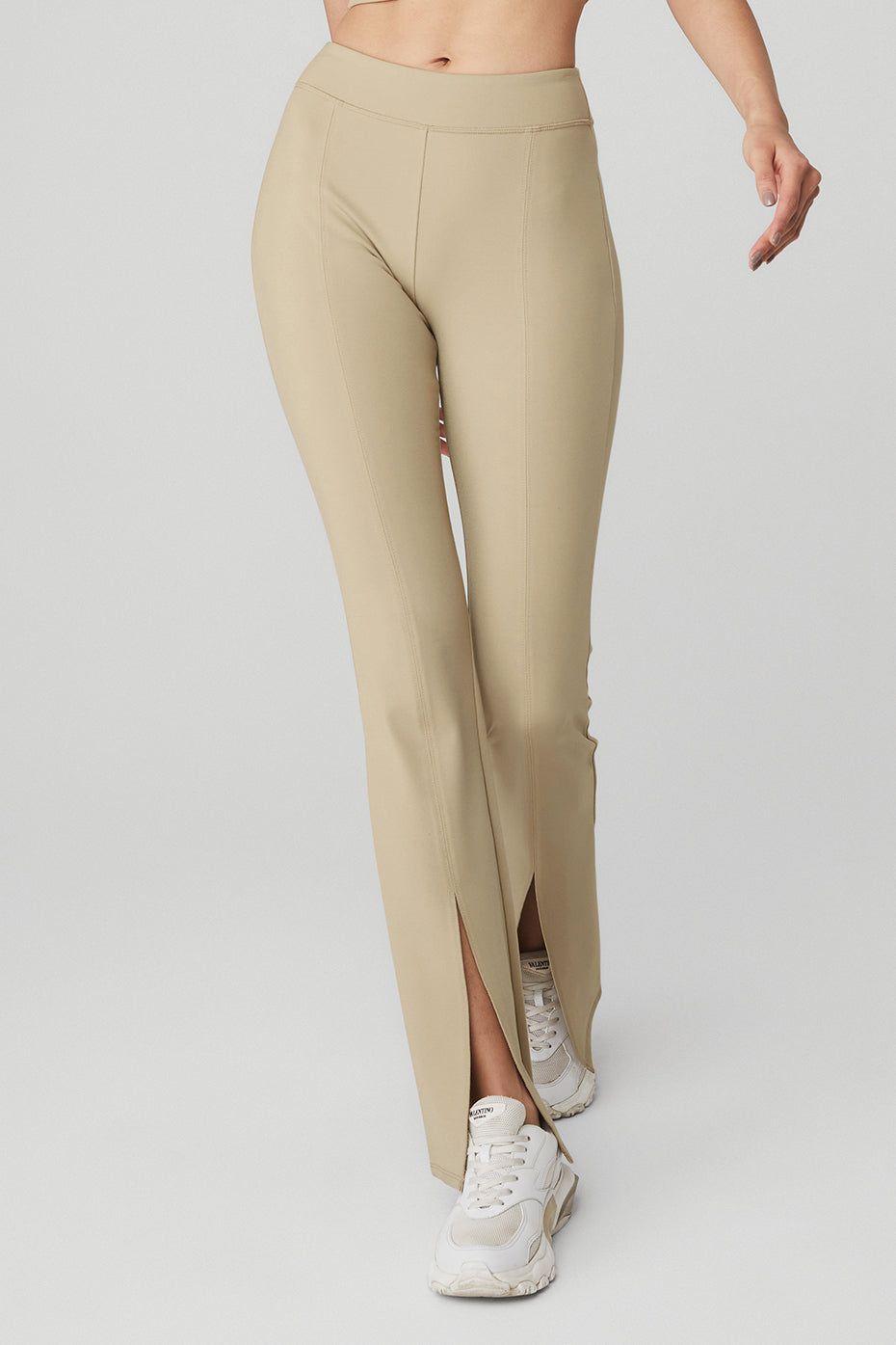 Airbrush High-Waist 7/8 Flutter Legging - California Sand sold by Alo Yoga