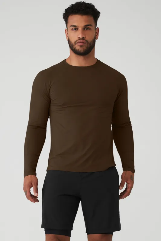 Idol Long Sleeve Performance Tee - Espresso sold by Alo Yoga