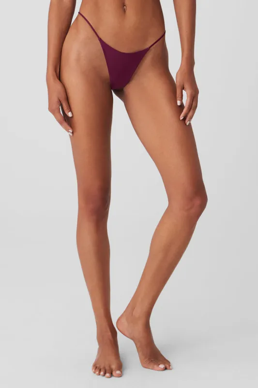 Airmesh Venus Thong - Wild Berry sold by Alo Yoga