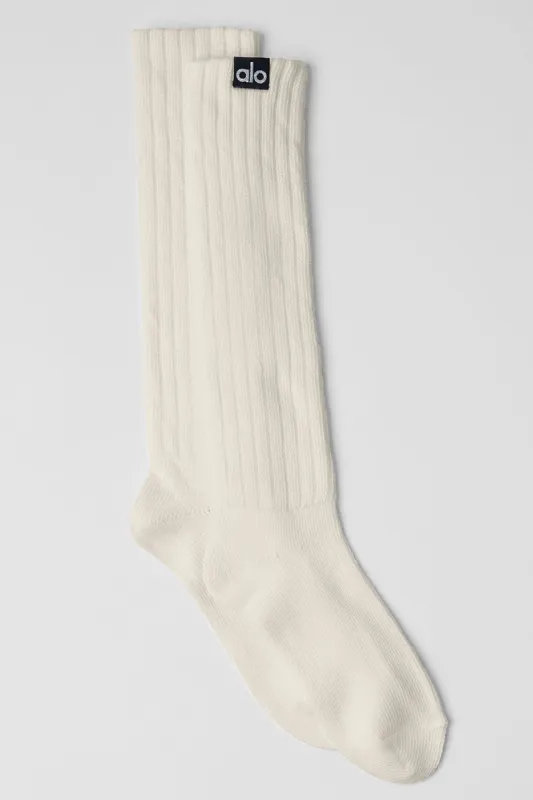 Unisex Scrunch Sock - Bone made by Alo Yoga